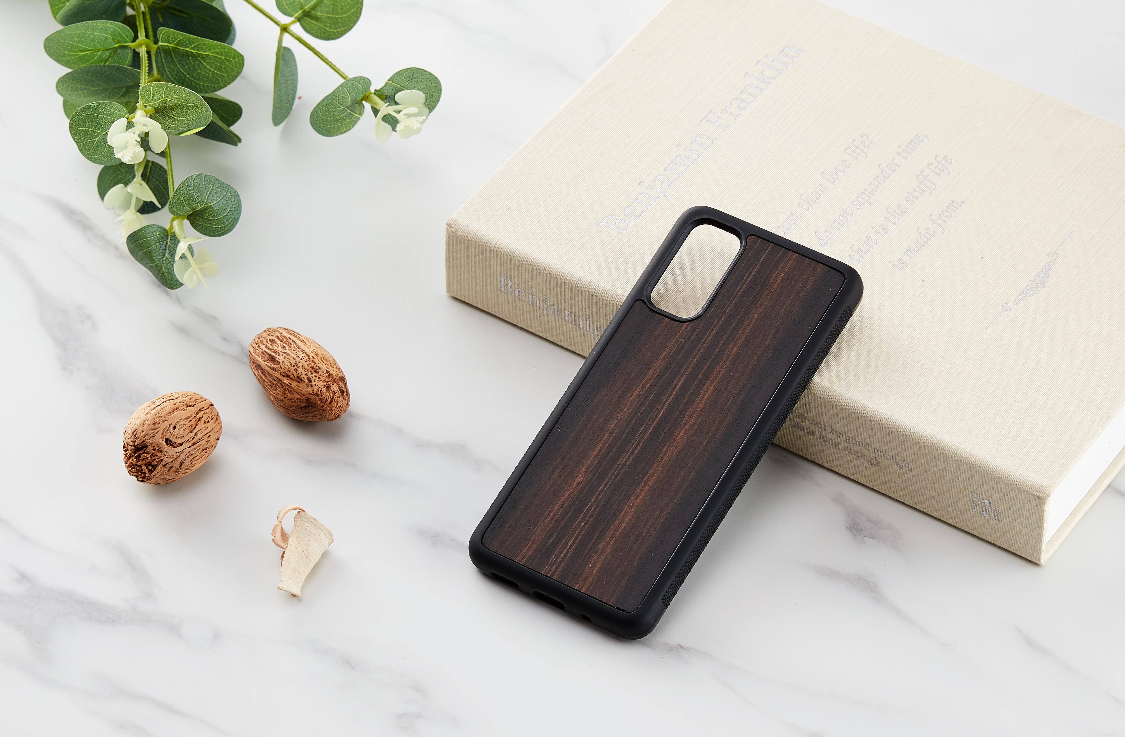 Dėklas MAN&WOOD case for Galaxy S20 ebony juodas