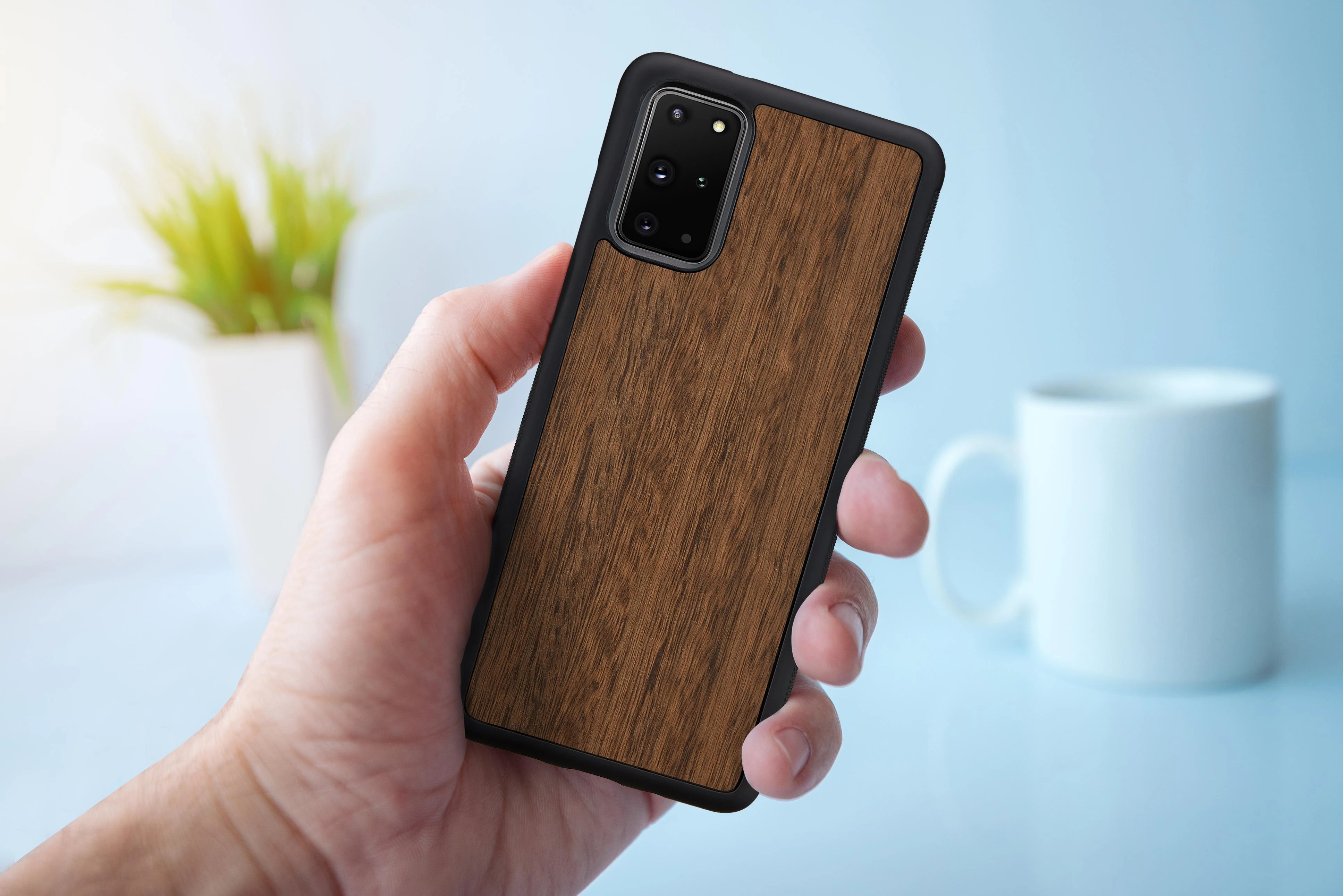 Dėklas MAN&WOOD case for Galaxy S20+ koala juodas