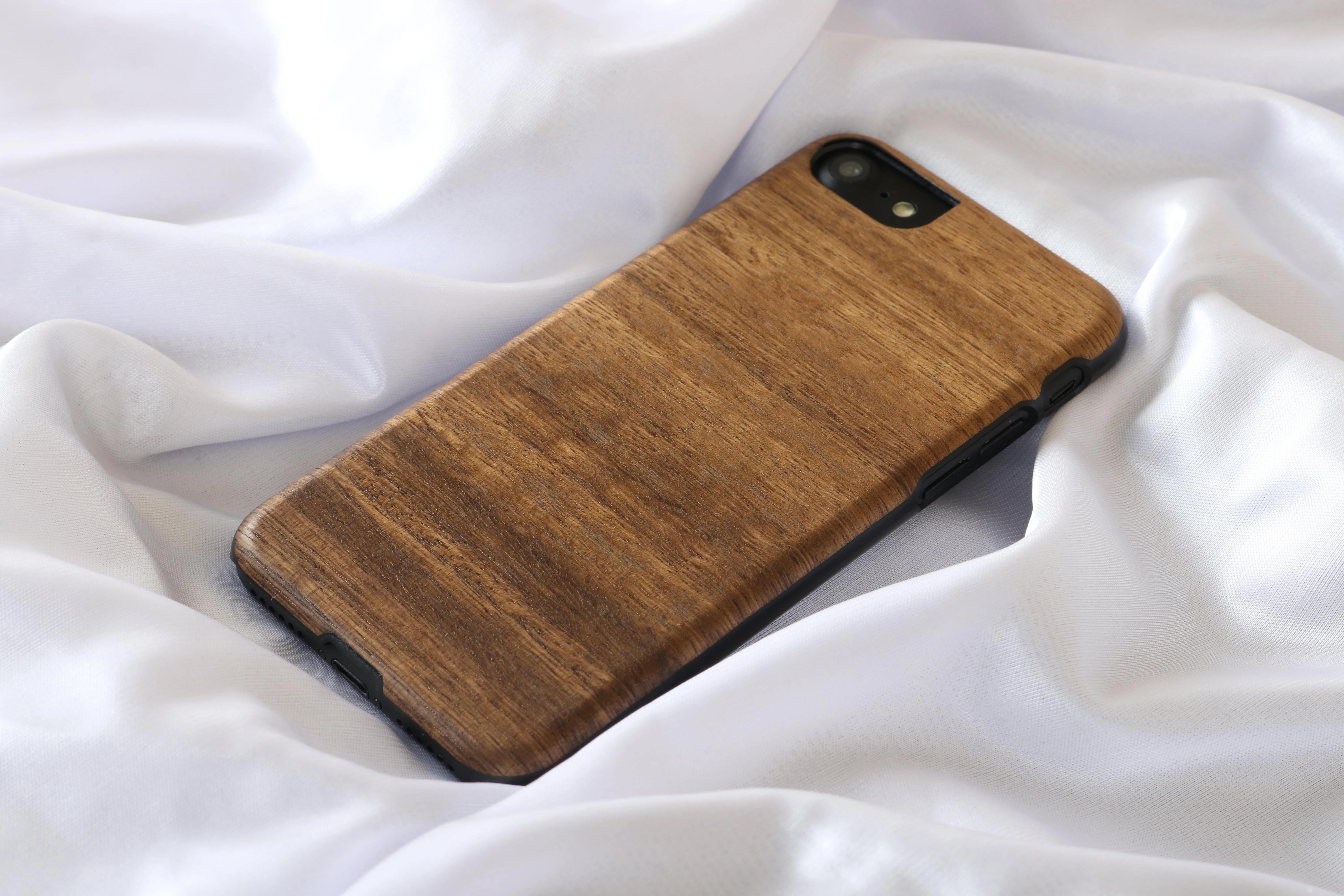 Dėklas MAN&WOOD case for iPhone 7/8 koala juodas