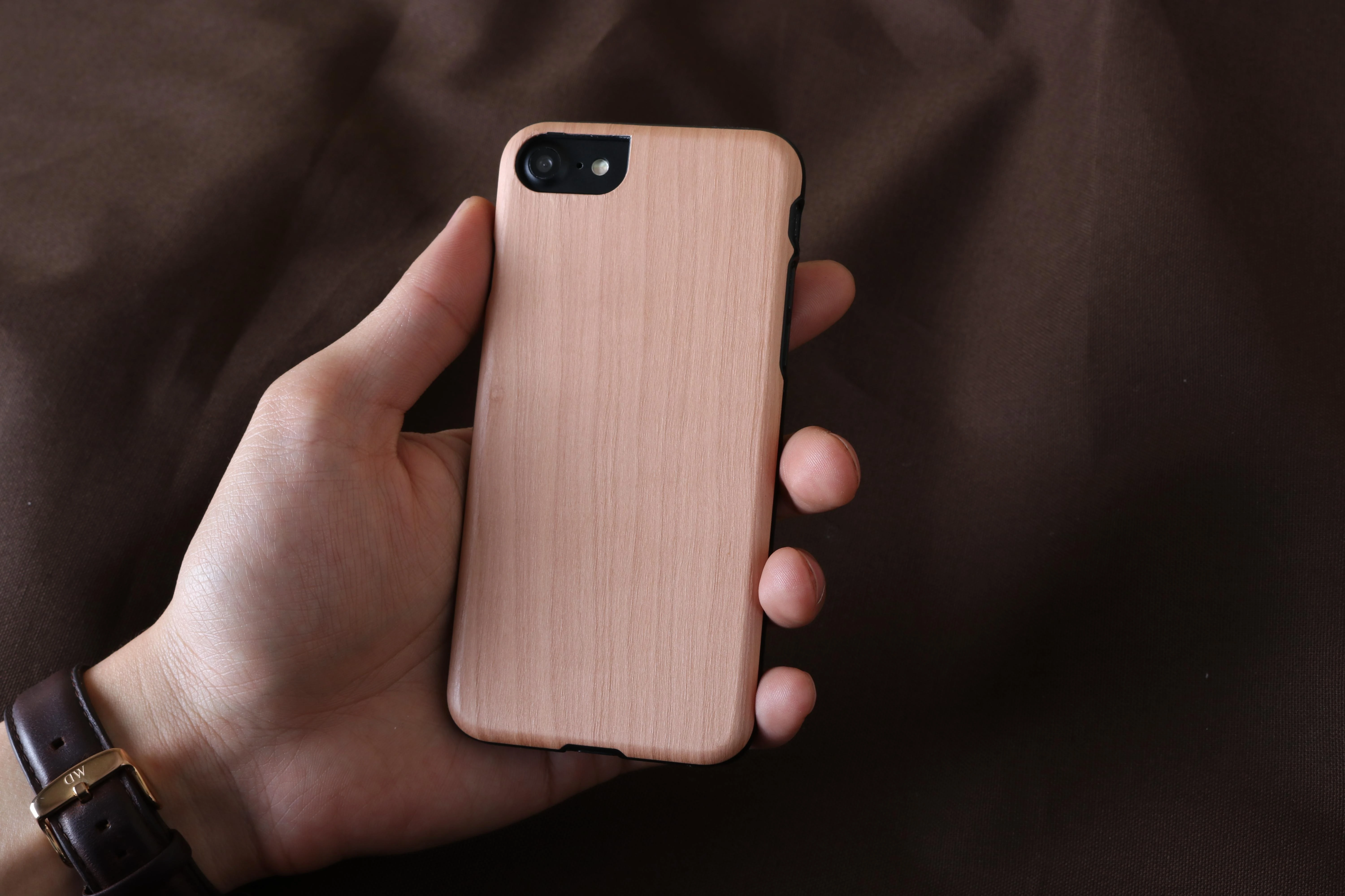 MAN&WOOD dėklas skirtas Apple iPhone 7/8 ampero juodos spalvos