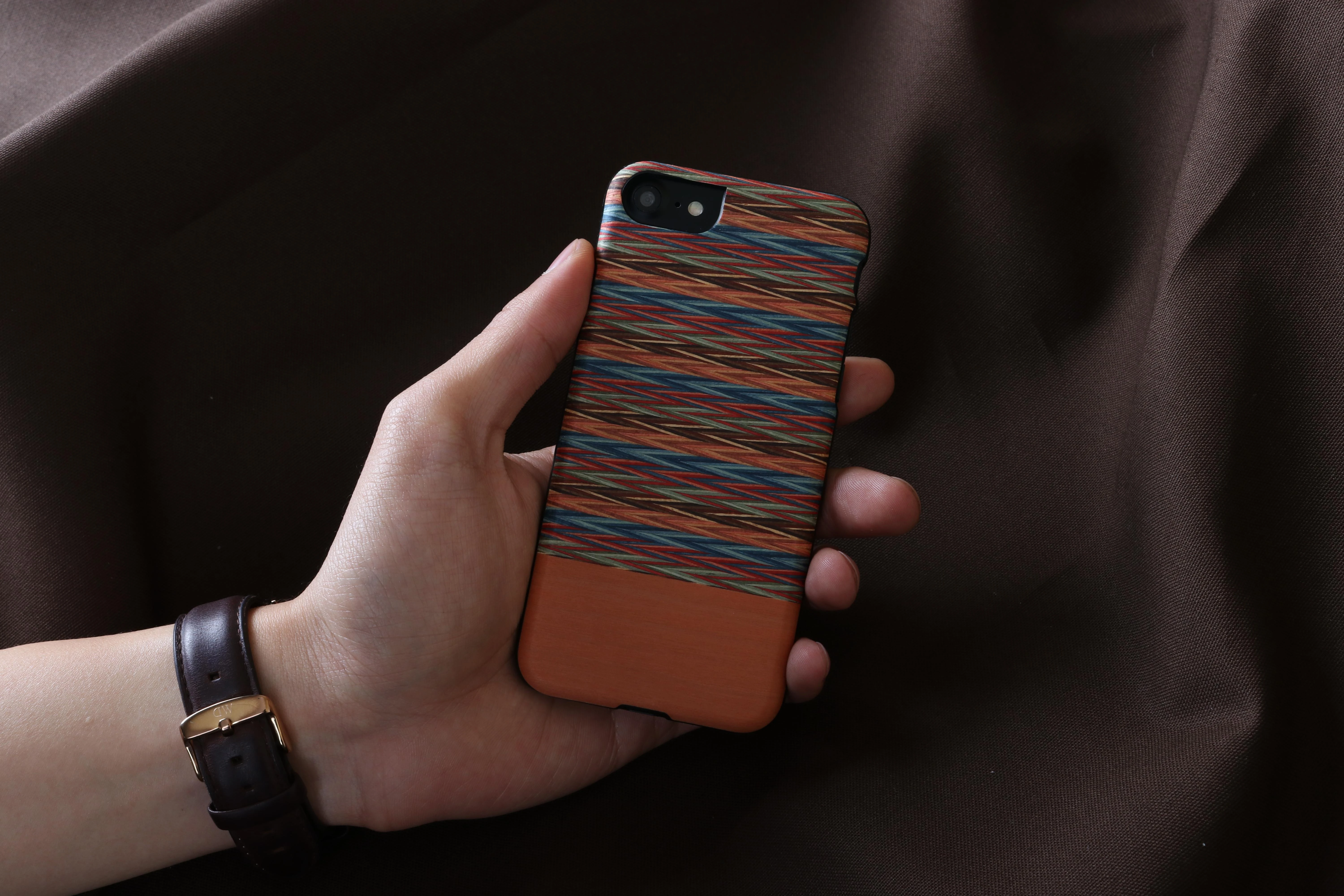 Dėklas MAN&WOOD case for iPhone 7/8 browny check juodas