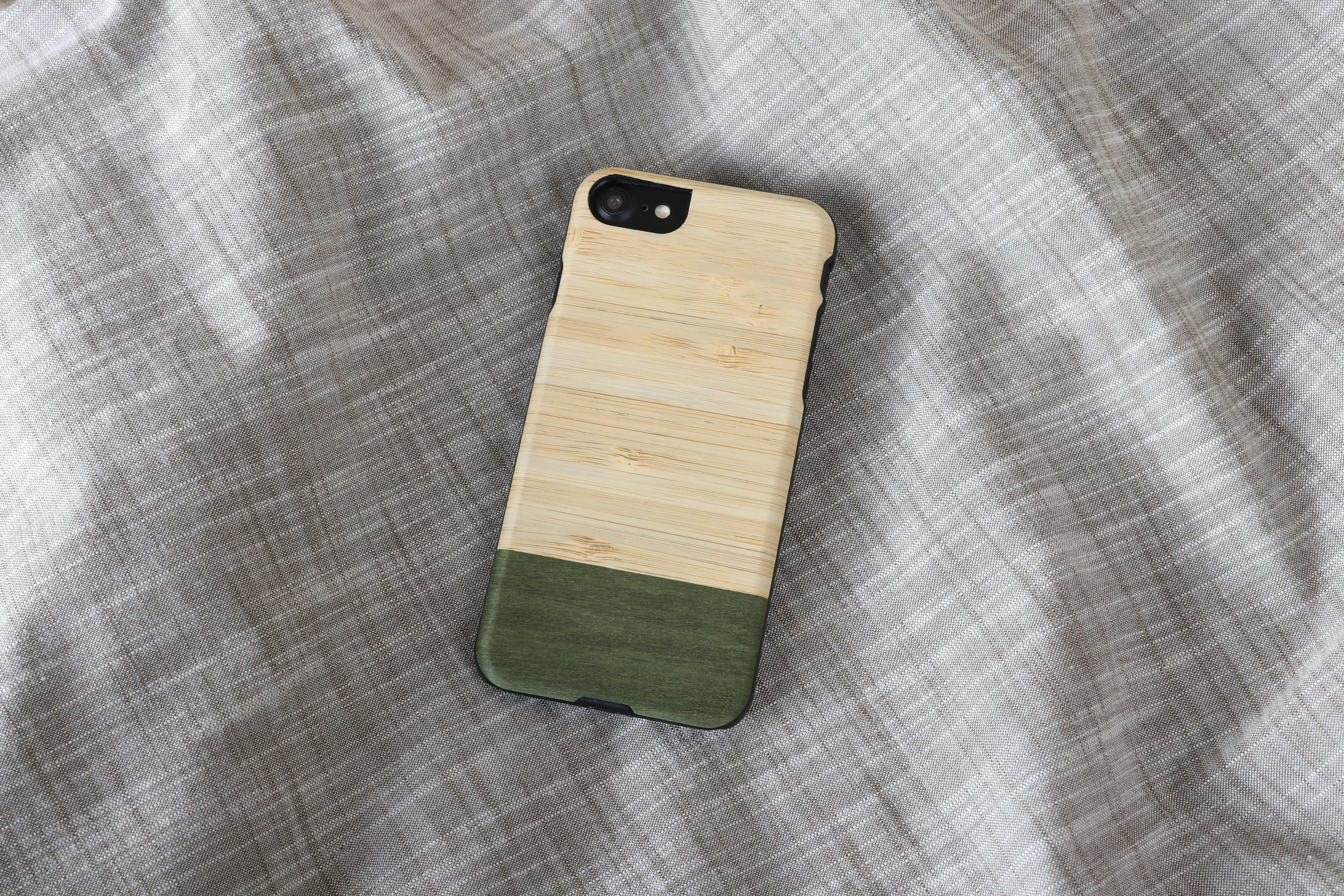 MAN&WOOD dėklas skirtas Apple iPhone 7/8 bamboo skirtasest juodos spalvos