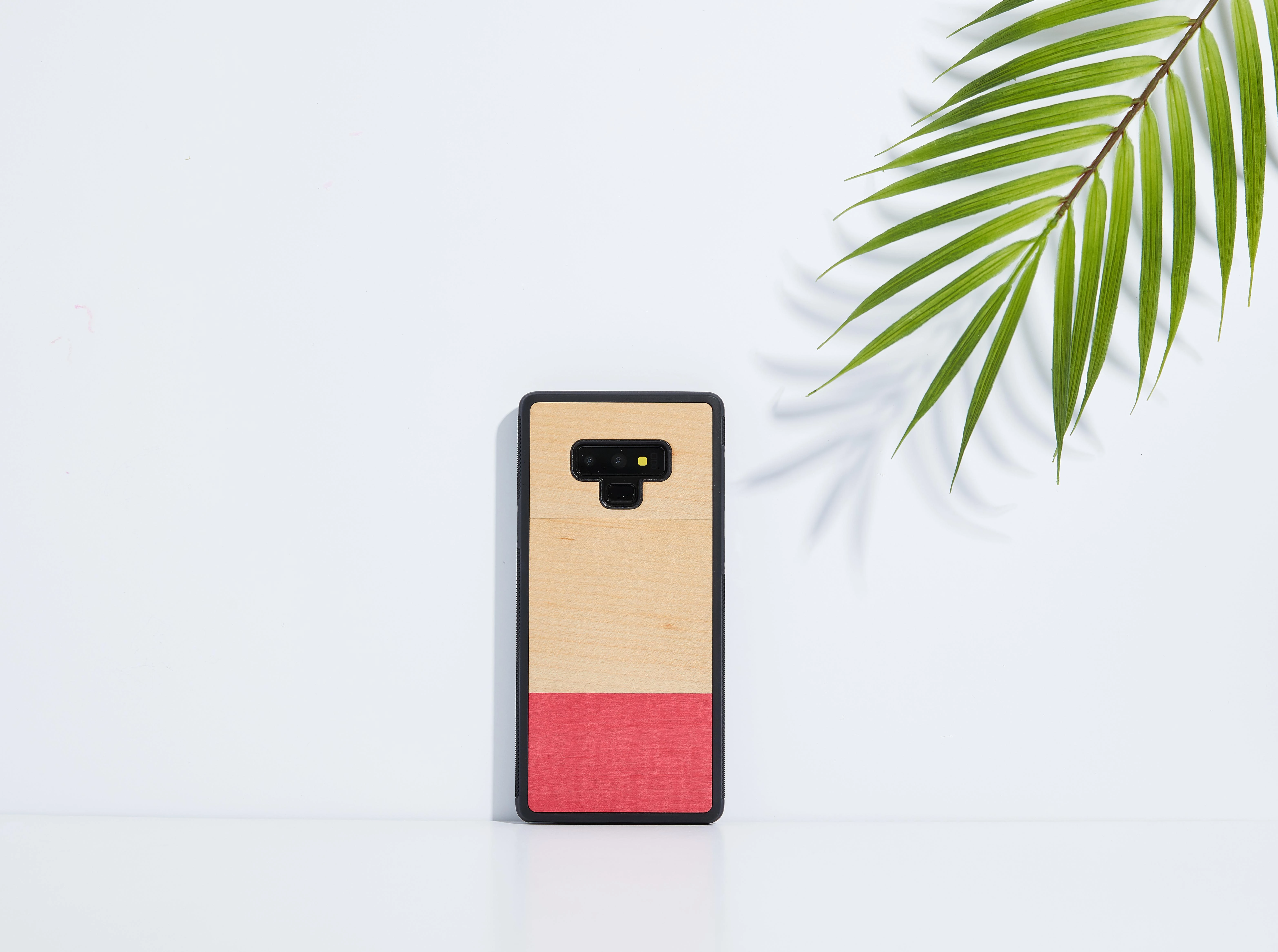 MAN&WOOD išmaniojo telefono dėklas „Galaxy Note 9“ su „Miss Match“ efektu, juodas