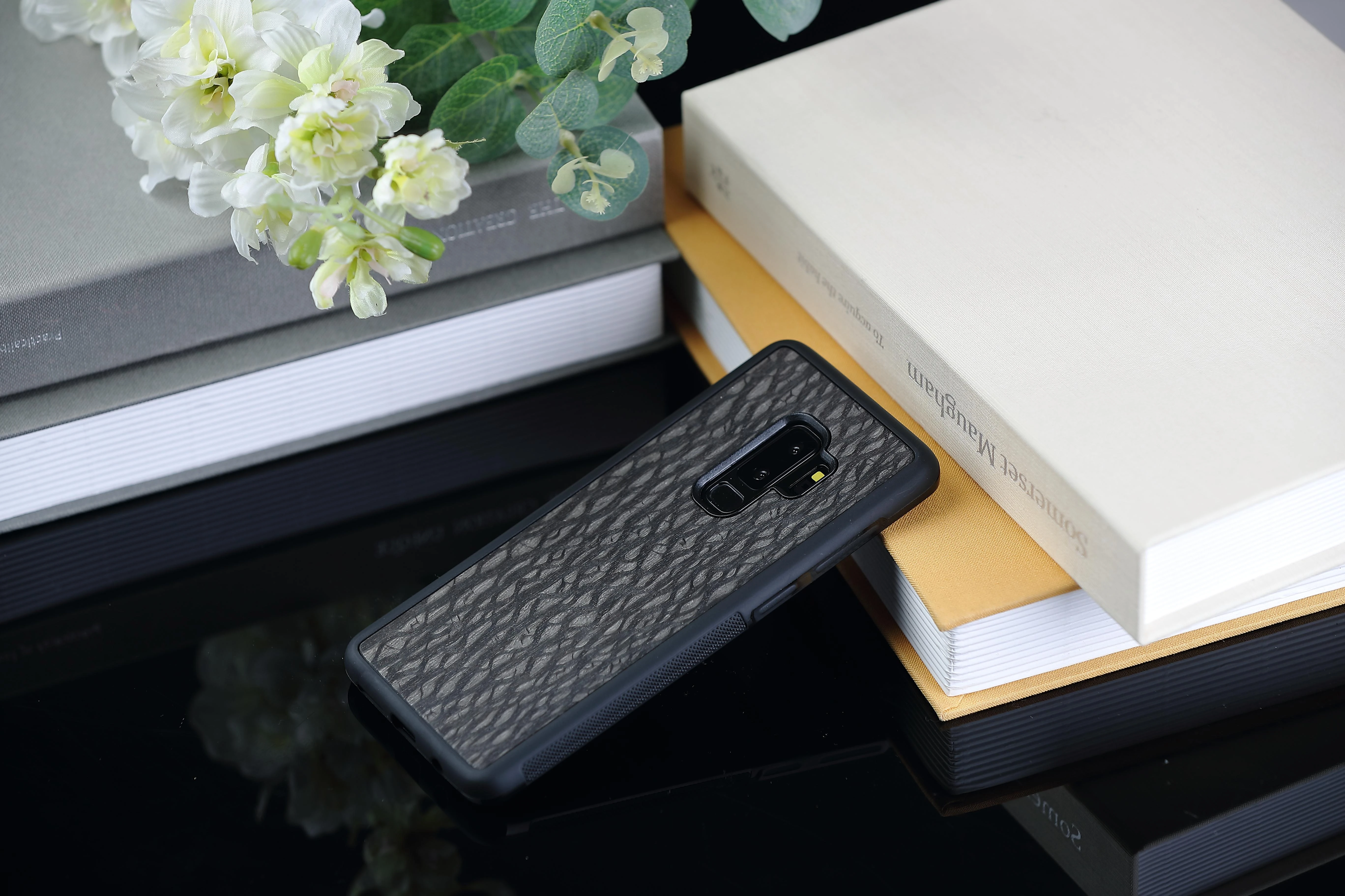 Dėklas MAN&WOOD SmartPhone case Galaxy S9 Plus carbalho juodas