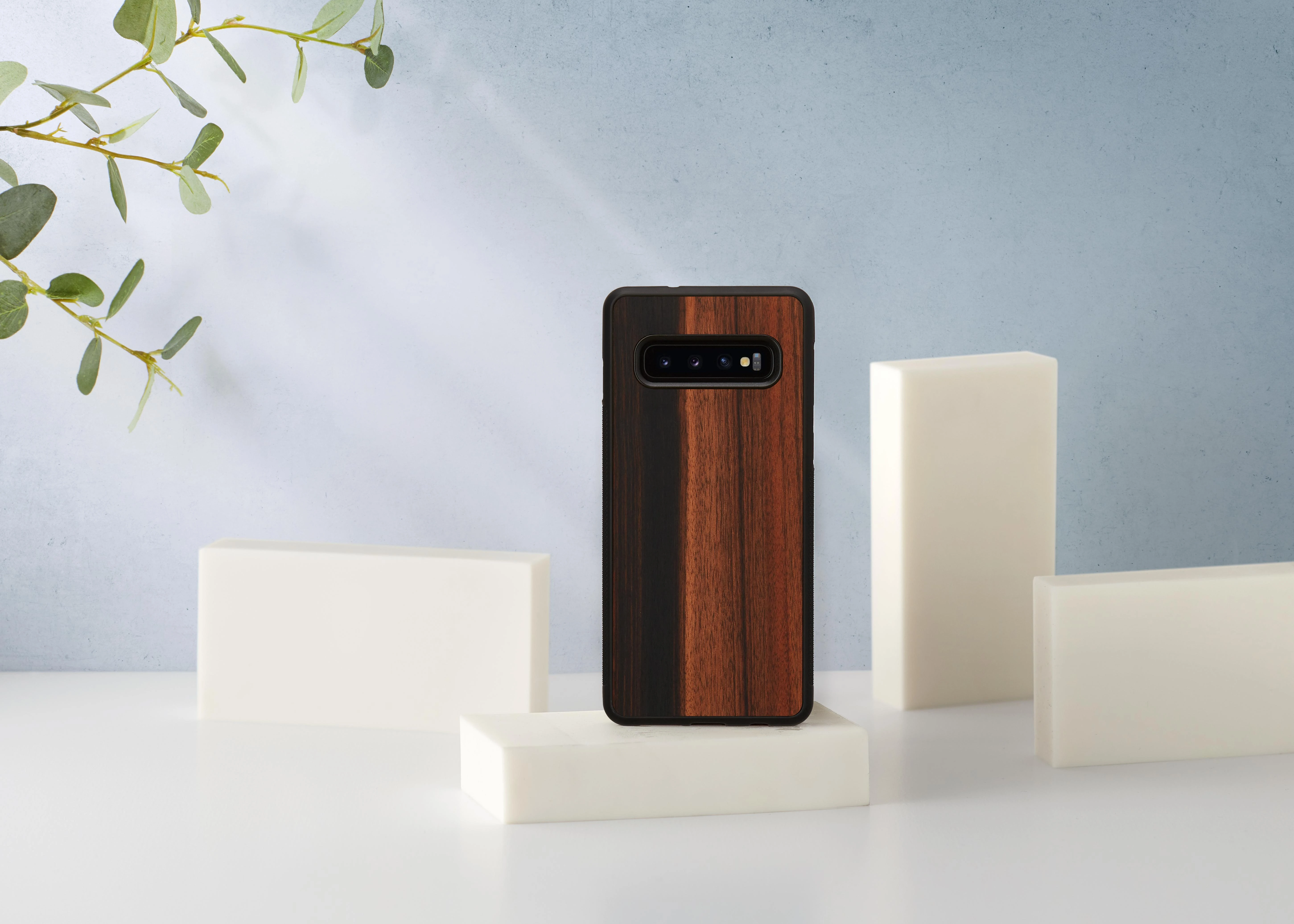 MAN&WOOD SmartPhone dėklas Galaxy S10 ebony juodos spalvos