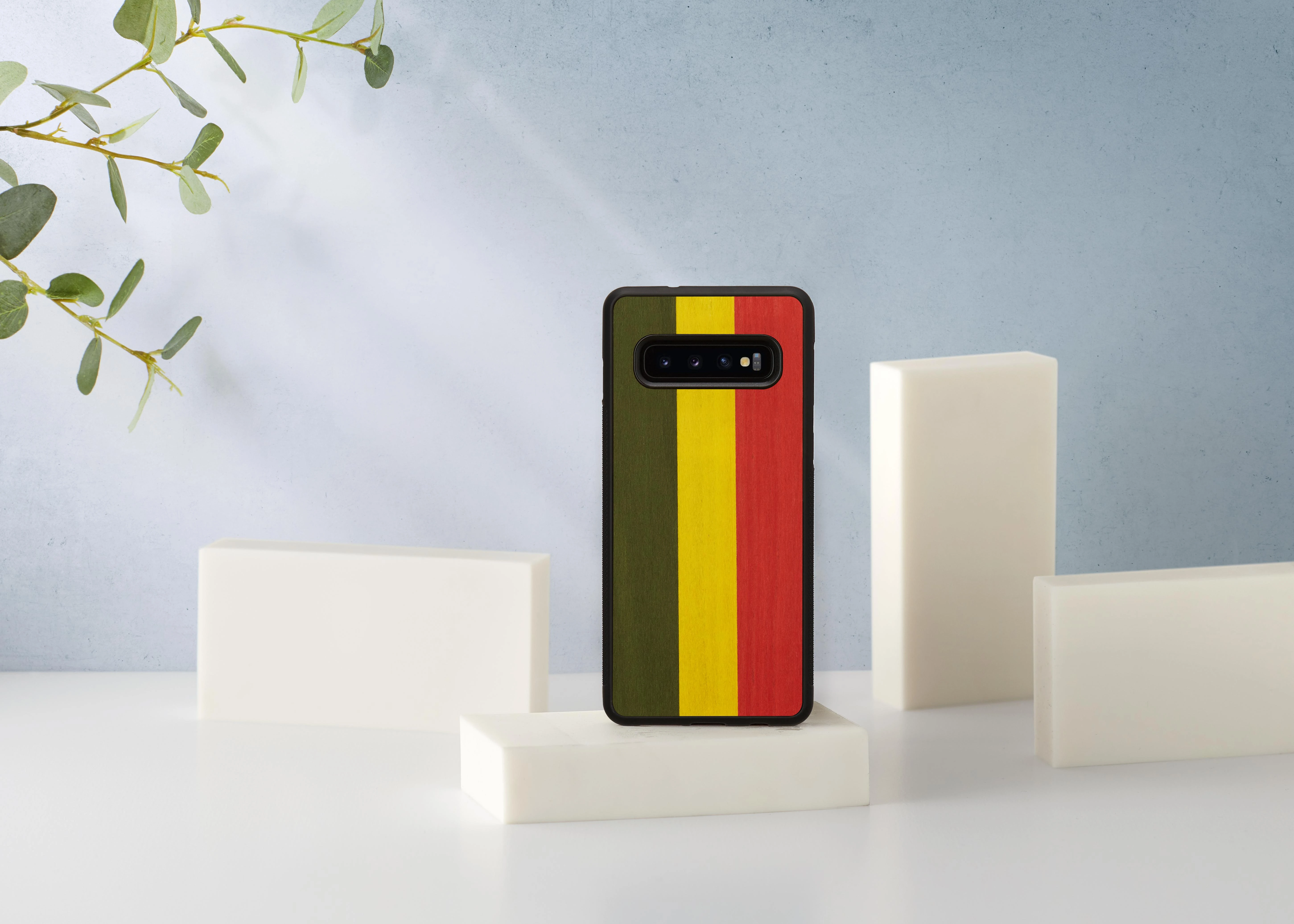 Dėklas MAN&WOOD SmartPhone case Galaxy S10 reggae juodas