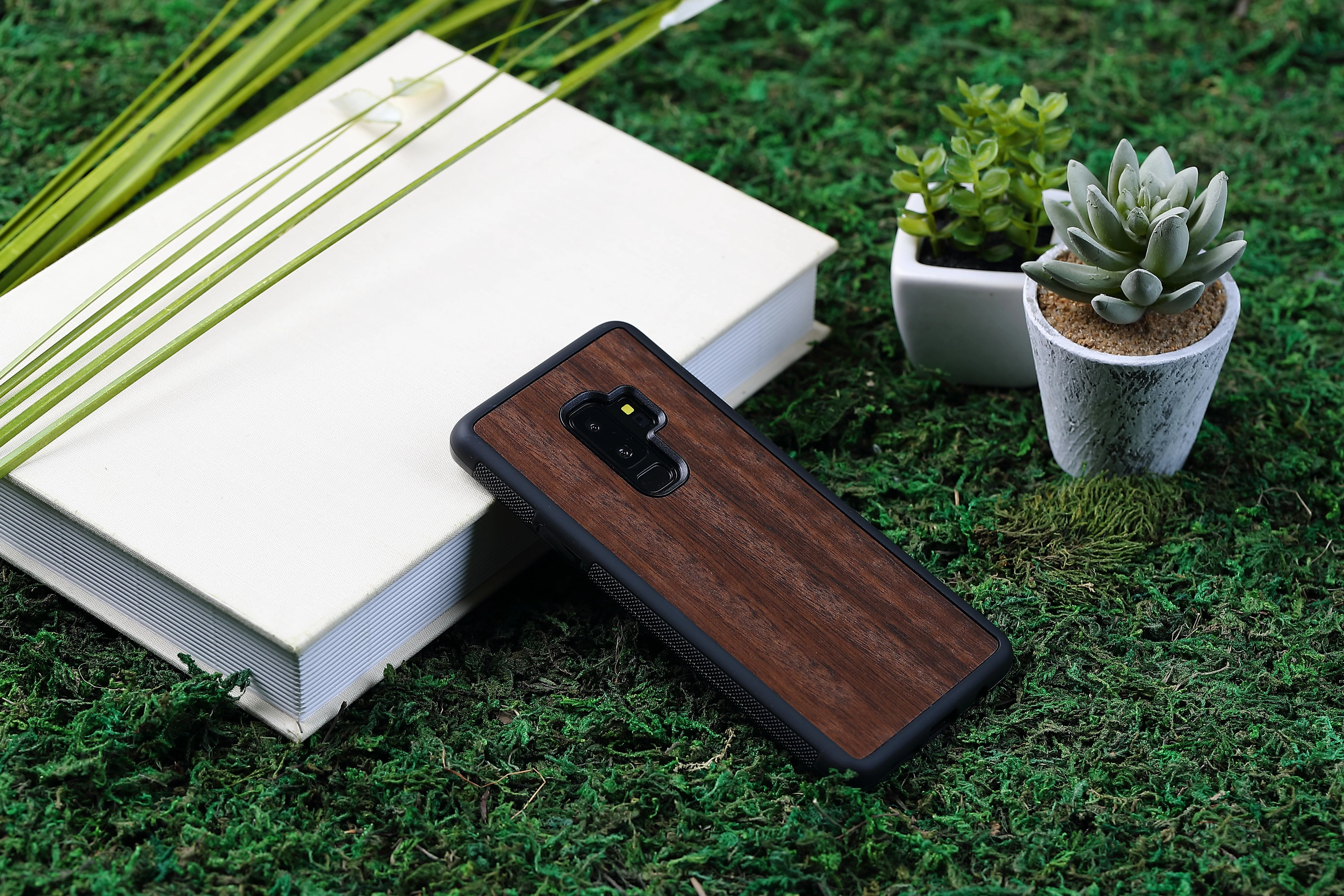 MAN&WOOD SmartPhone dėklas Galaxy S9 Plus koala juodos spalvos