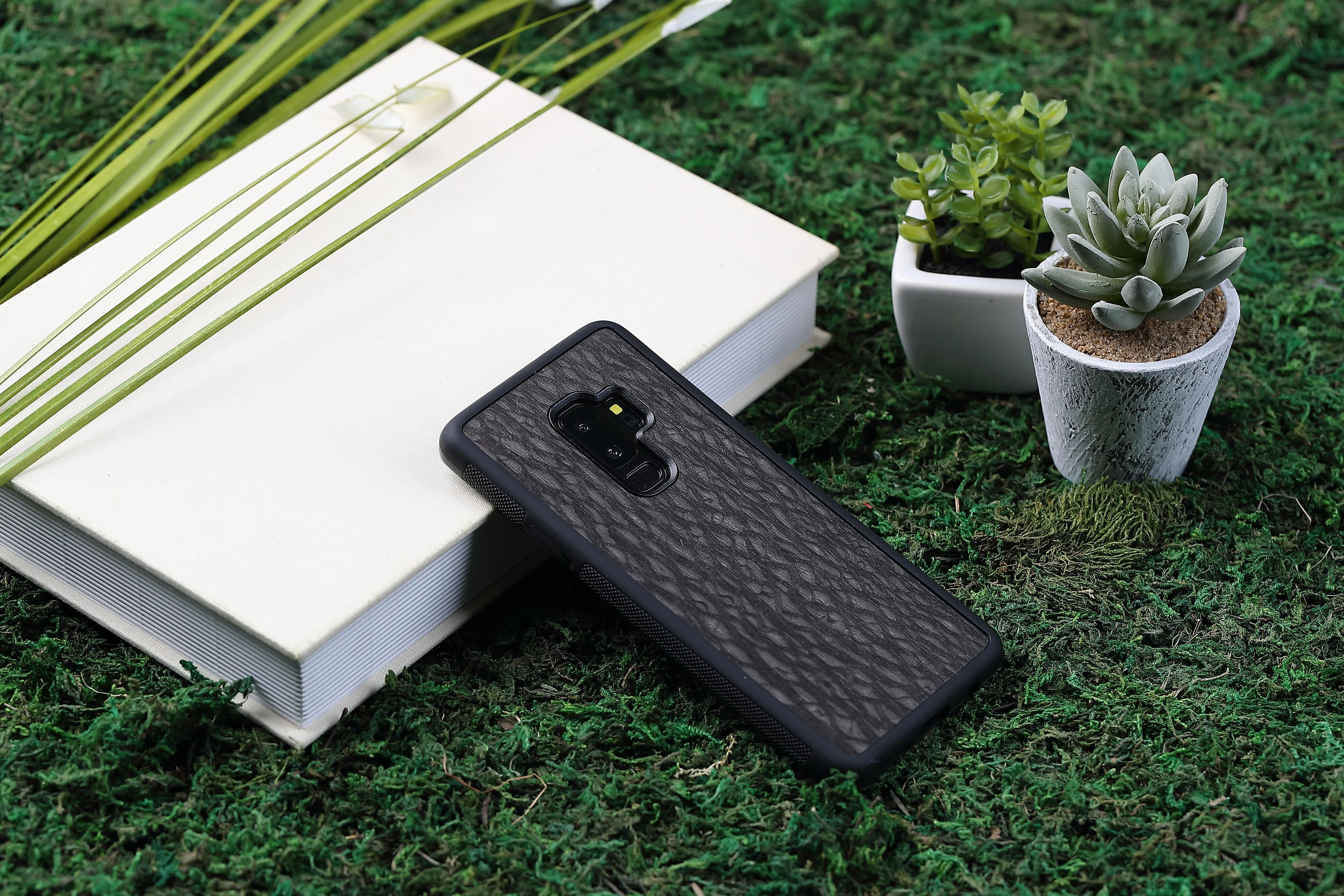 Dėklas MAN&WOOD SmartPhone case Galaxy S9 Plus carbalho juodas