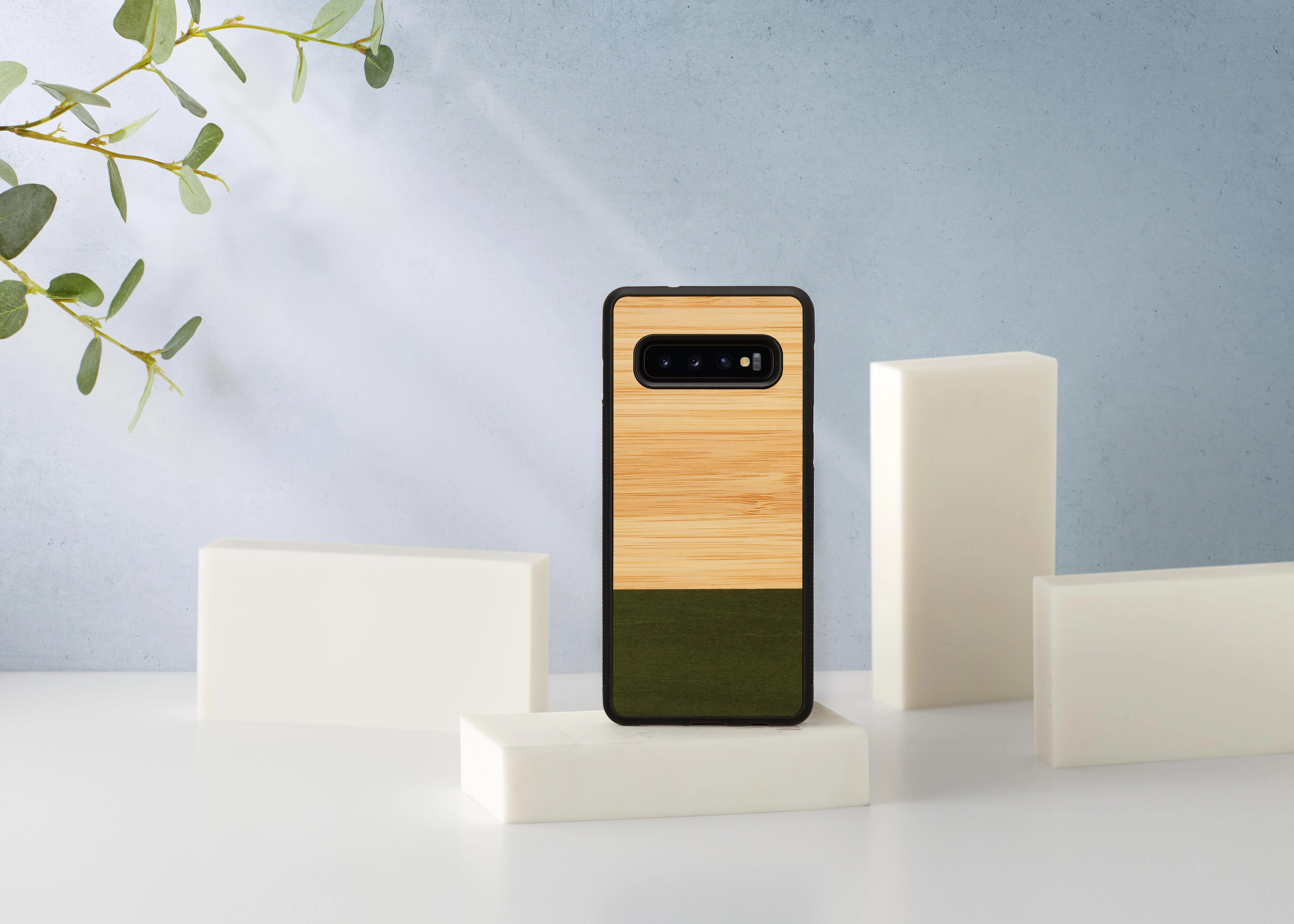 MAN&WOOD SmartPhone dėklas Galaxy S10 bamboo skirtasest juodos spalvos