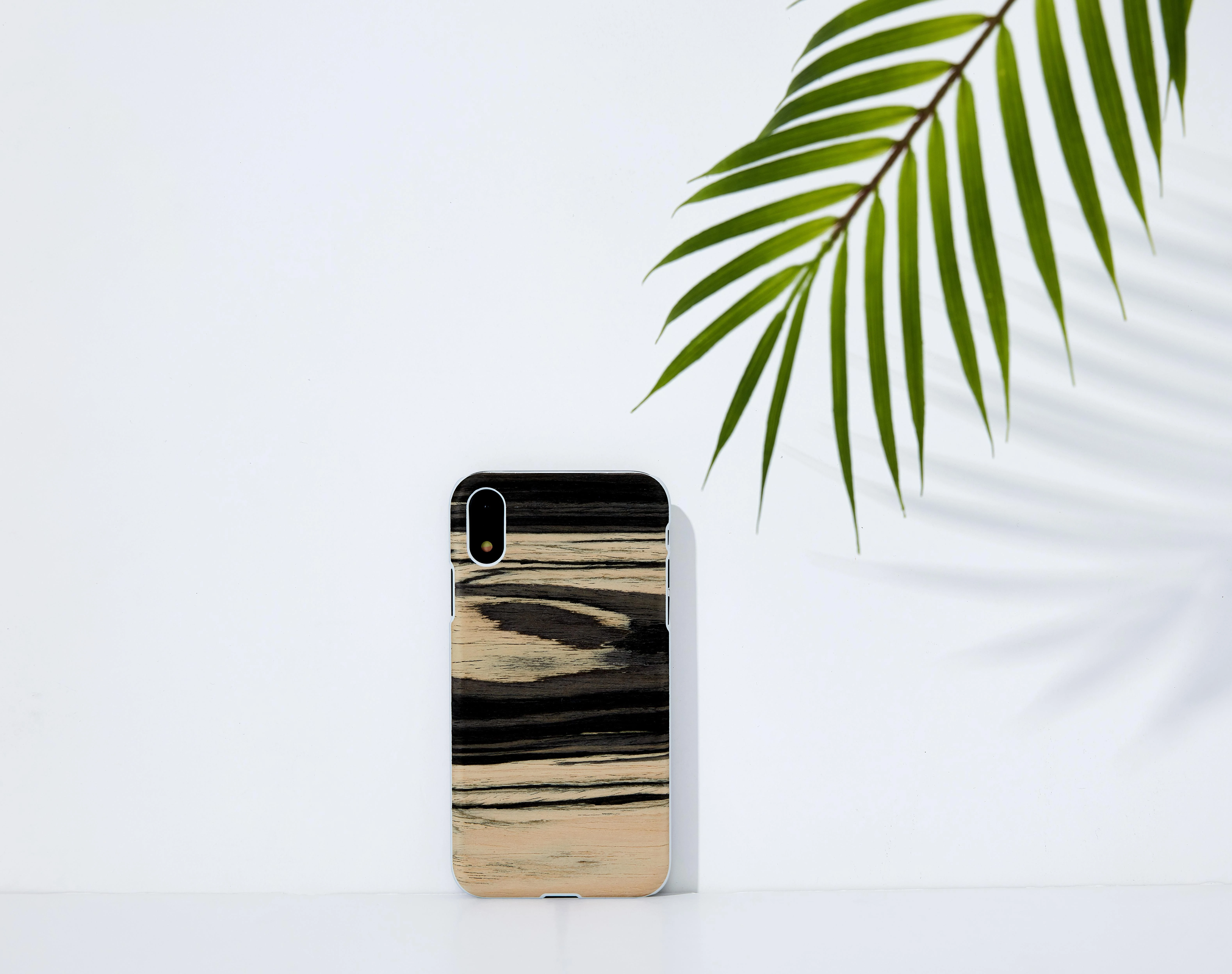 MAN Telefono dėklas iPhone XR, baltas juodmedžio raštas