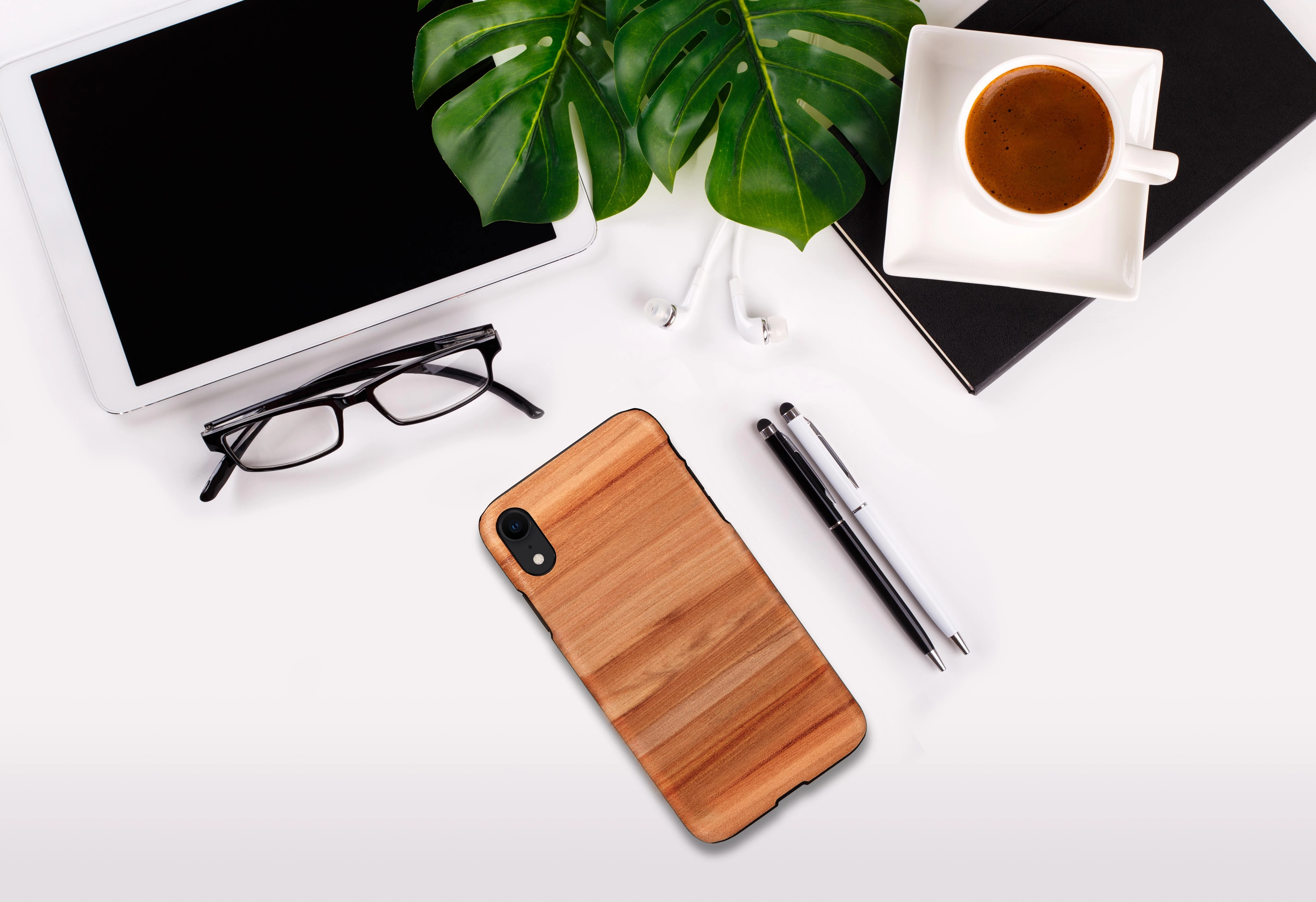 Telefono dėklas MAN&WOOD iPhone XR, cappuccino juodas