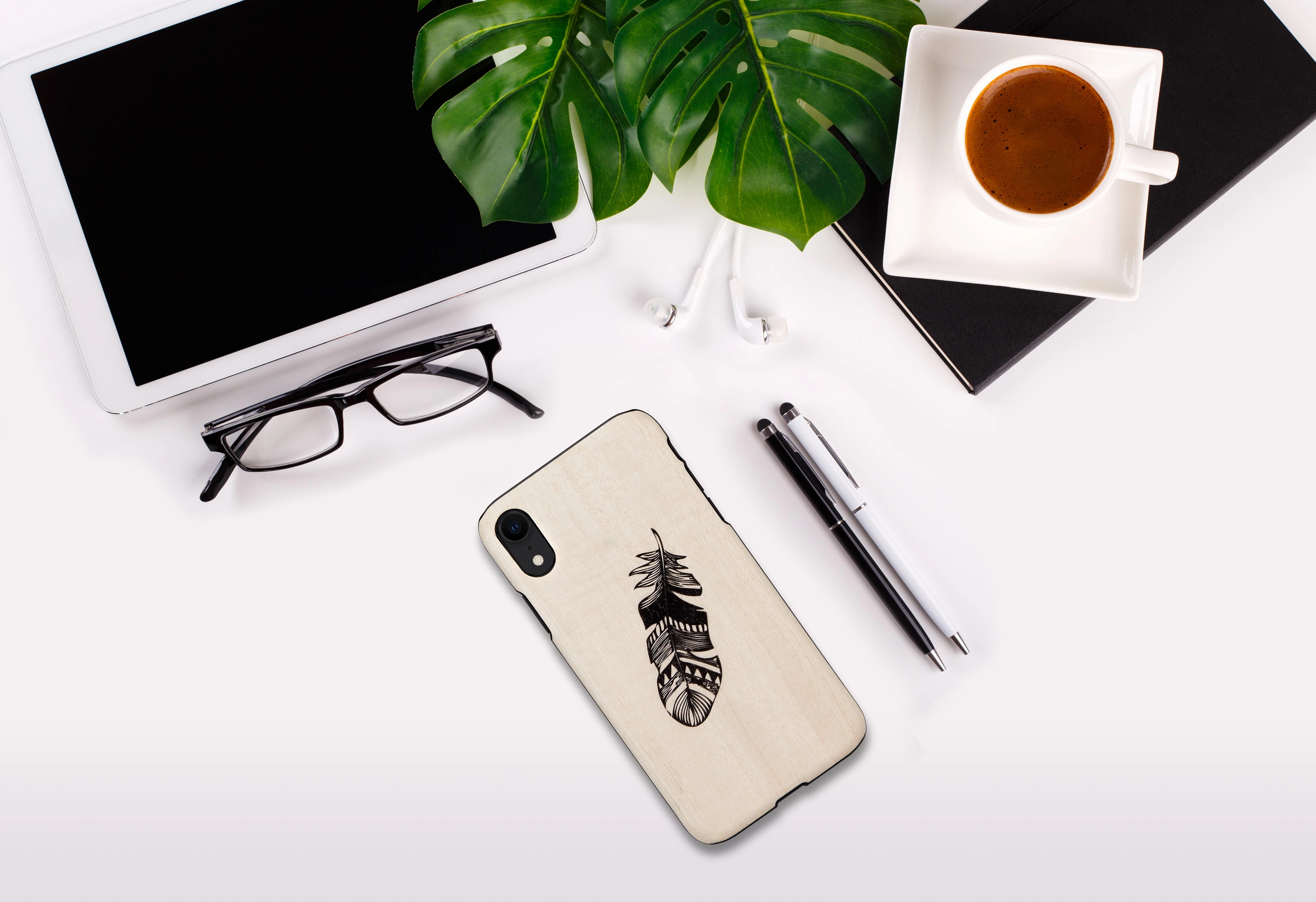 MAN&WOOD telefono dėklas iPhone XR, Indian Juodas