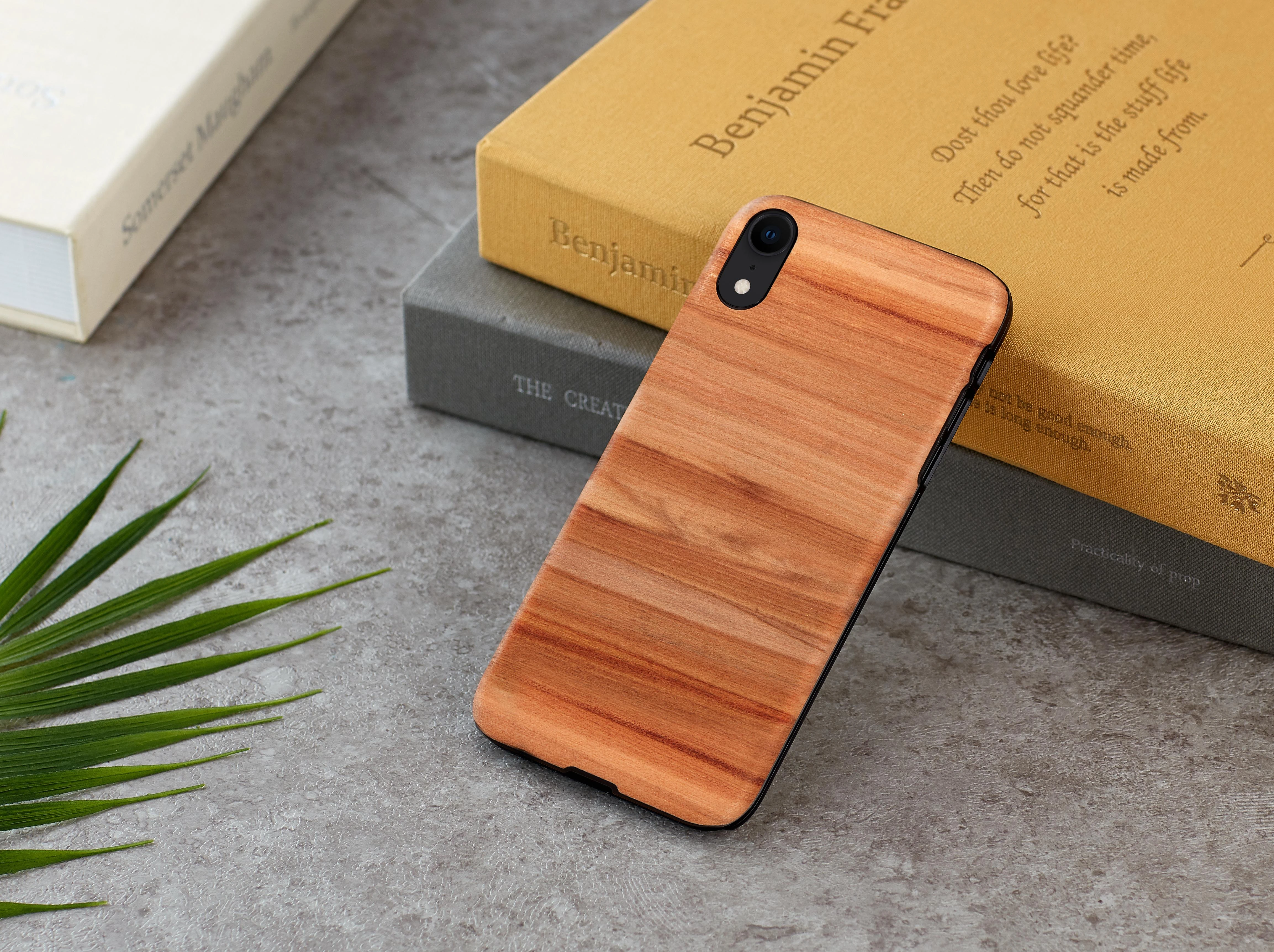 Telefono dėklas MAN&WOOD iPhone XR, cappuccino juodas