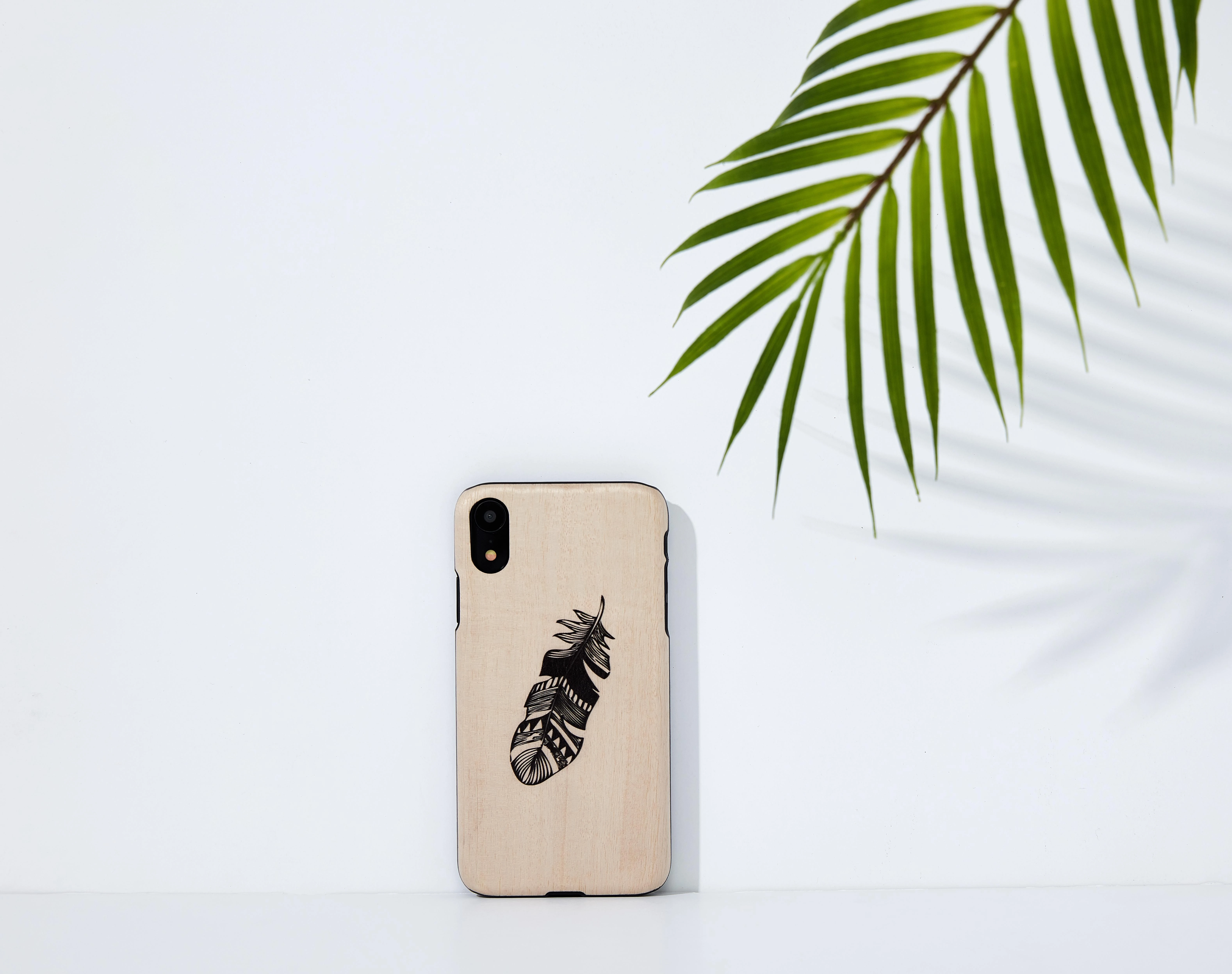 MAN&WOOD telefono dėklas iPhone XR, Indian Juodas