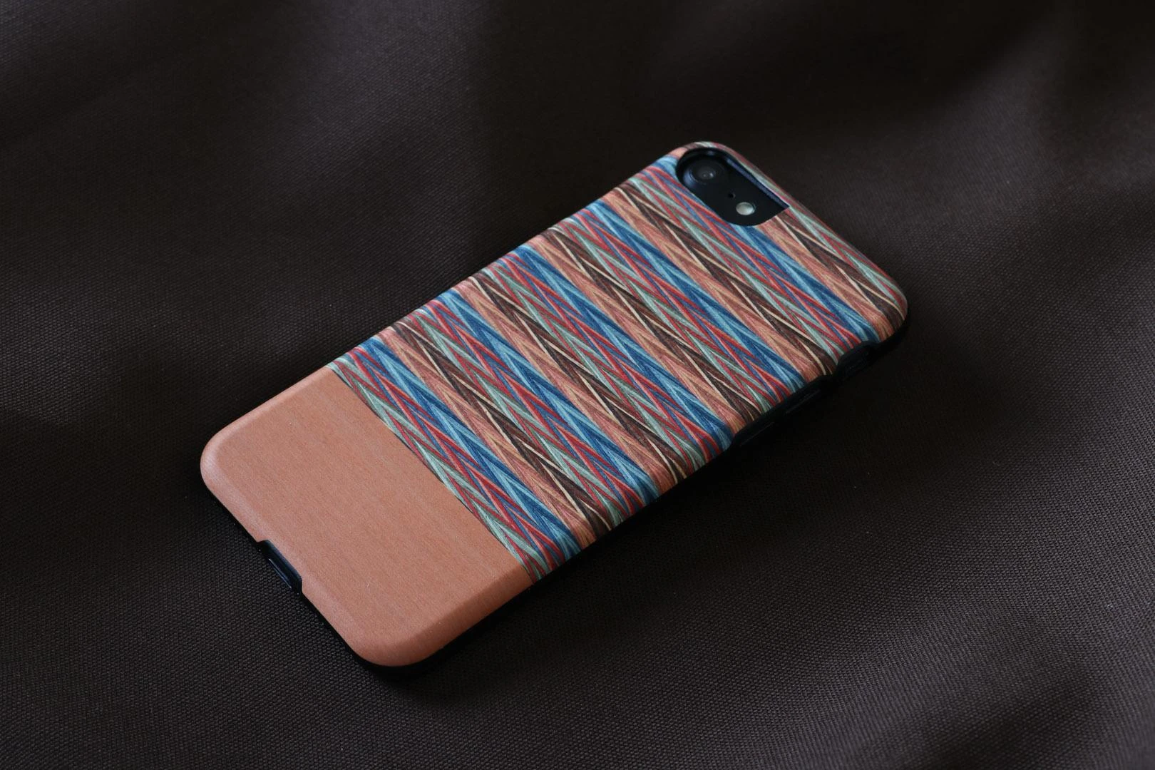 Dėklas MAN&WOOD case for iPhone 7/8 browny check juodas