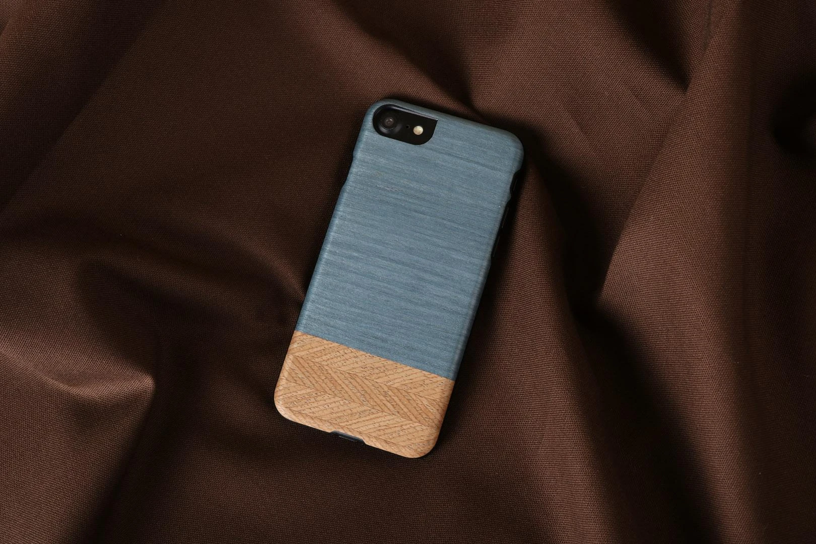 MAN Juodas telefono dėklas iPhone 7/8/SE (2020)