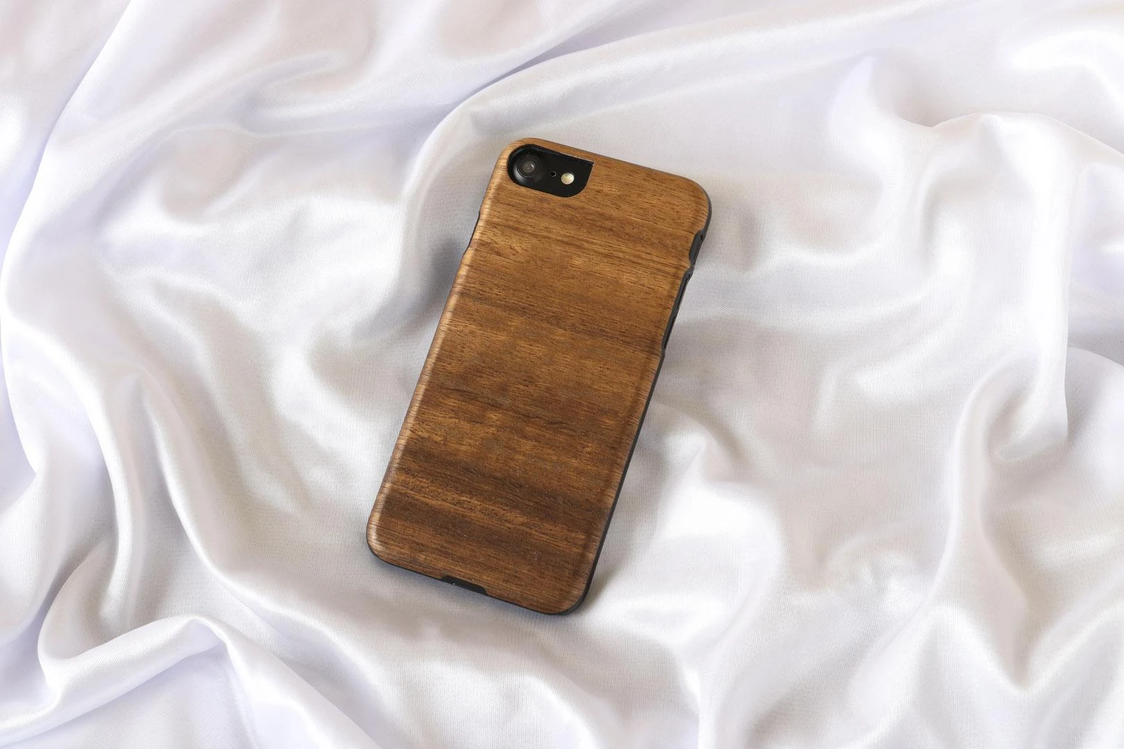 Dėklas MAN&WOOD case for iPhone 7/8 koala juodas