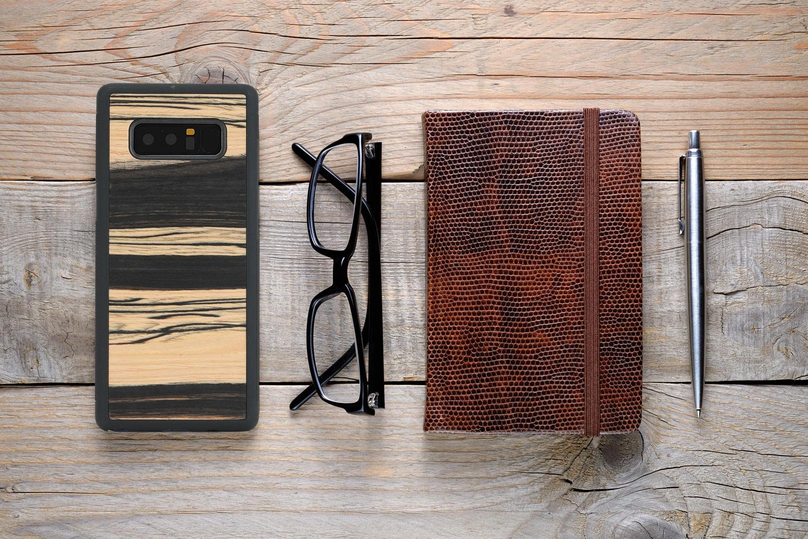 MAN&WOOD išmaniojo telefono dėklas „Galaxy Note 8“ baltas, juodmedis