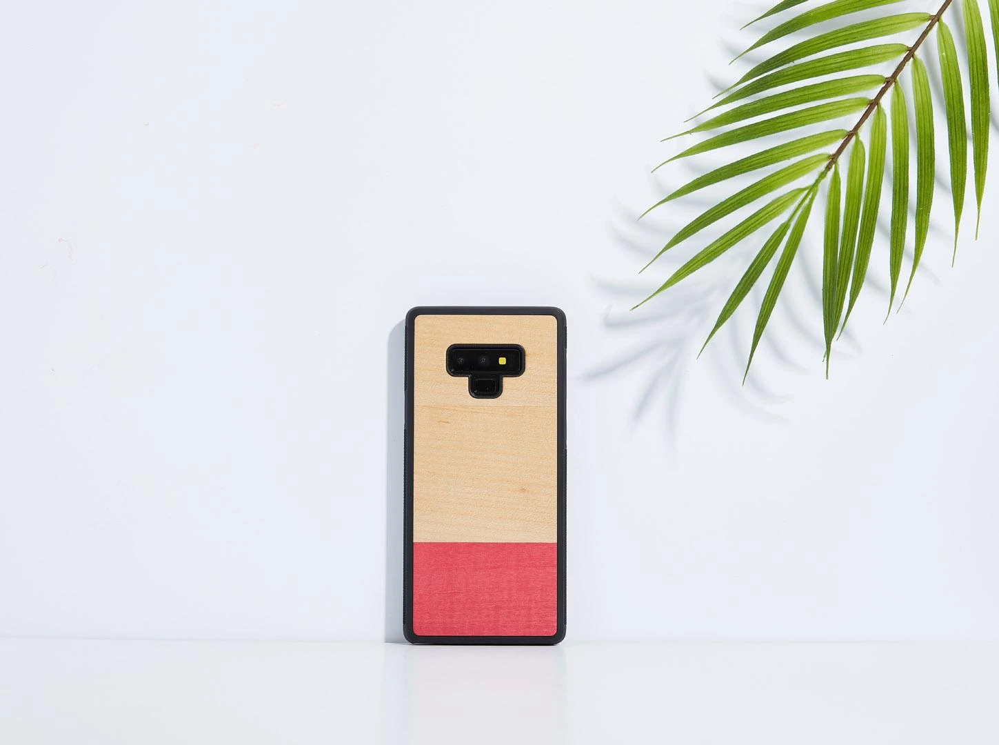 MAN&WOOD išmaniojo telefono dėklas „Galaxy Note 9“ su „Miss Match“ efektu, juodas