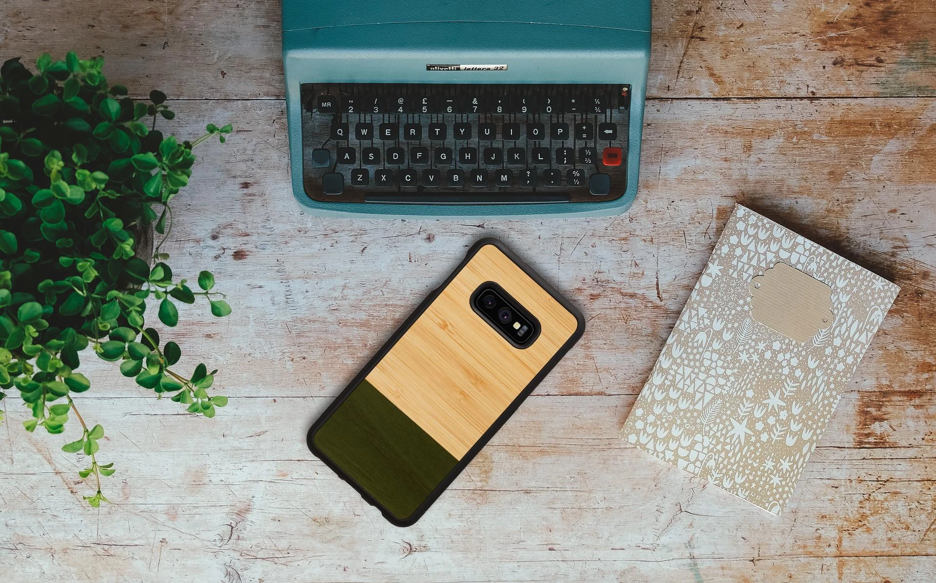 MAN&WOOD SmartPhone dėklas Galaxy S10e bamboo skirtasest juodos spalvos