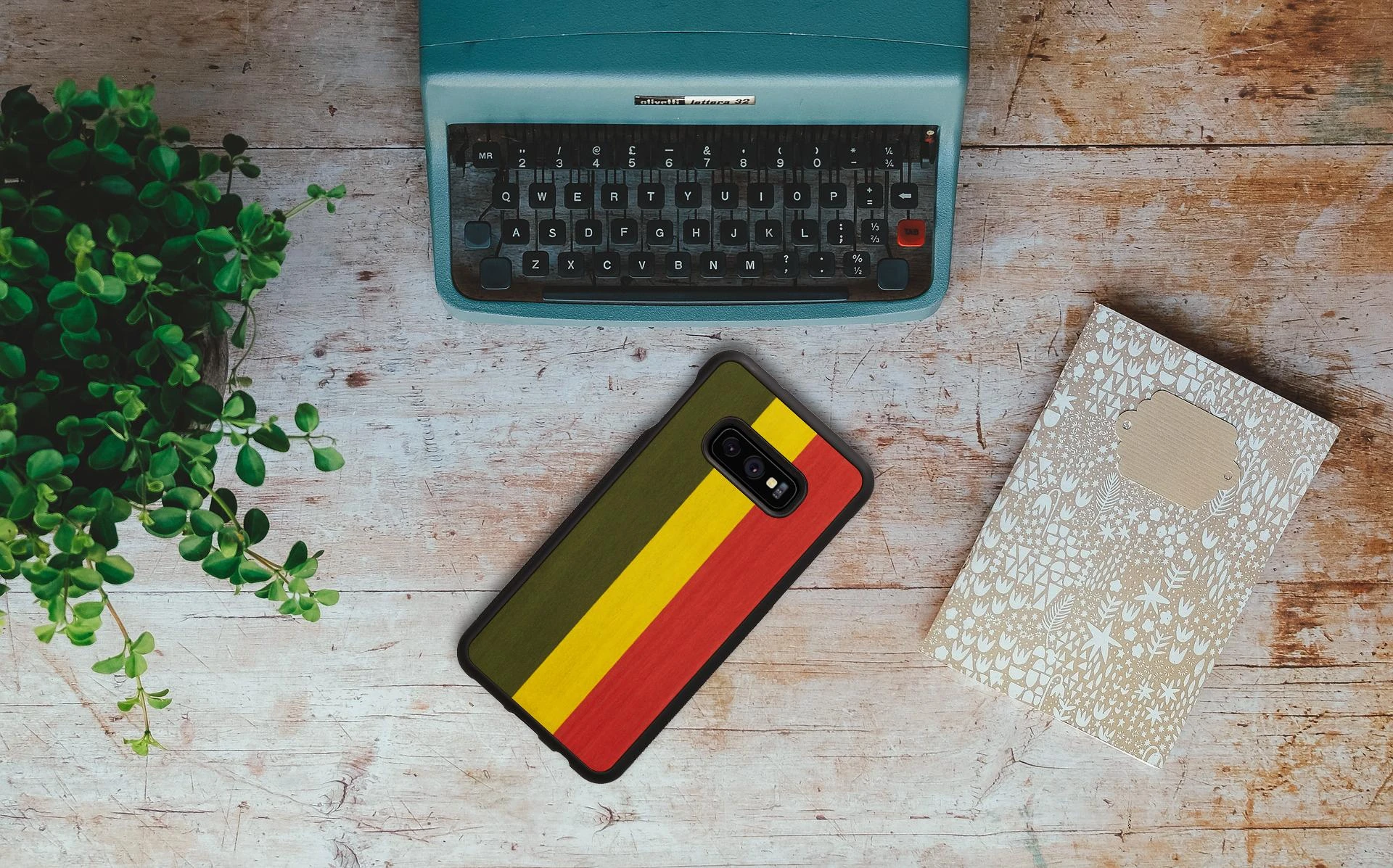 Dėklas MAN&WOOD SmartPhone case Galaxy S10e reggae juodas