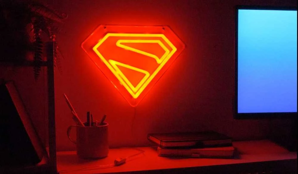 Paladone Supermeno prie sienos tvirtinama LED neoninė lemputė