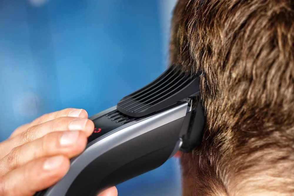 Plaukų kirpimo mašinėlė Philips 9000 serija, HC9420/15, 60 ilgio nustatymų, įkraunama