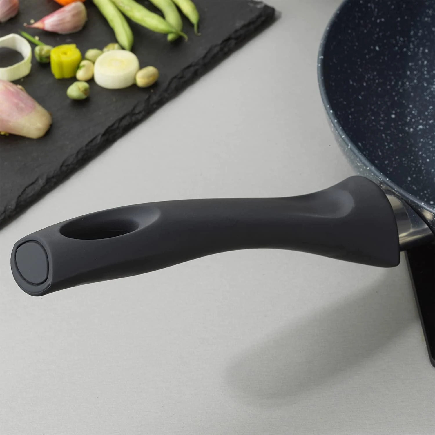 Russell Hobbs RH008431EU7 „Nightfall“ akmeninė keptuvė, 30 cm