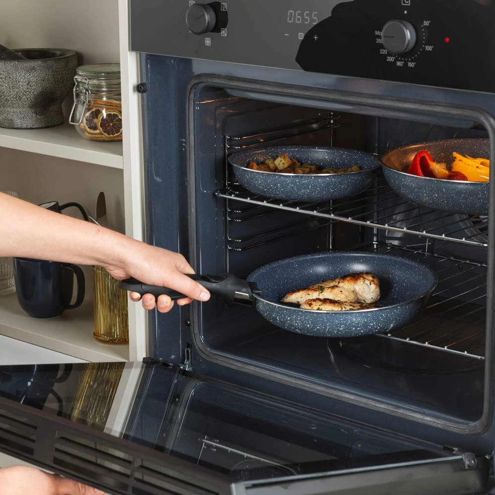 Russell Hobbs RH03293EU7 „Nightfall Stone“ 4 dalių „Smart Clip“ keptuvių rinkinys