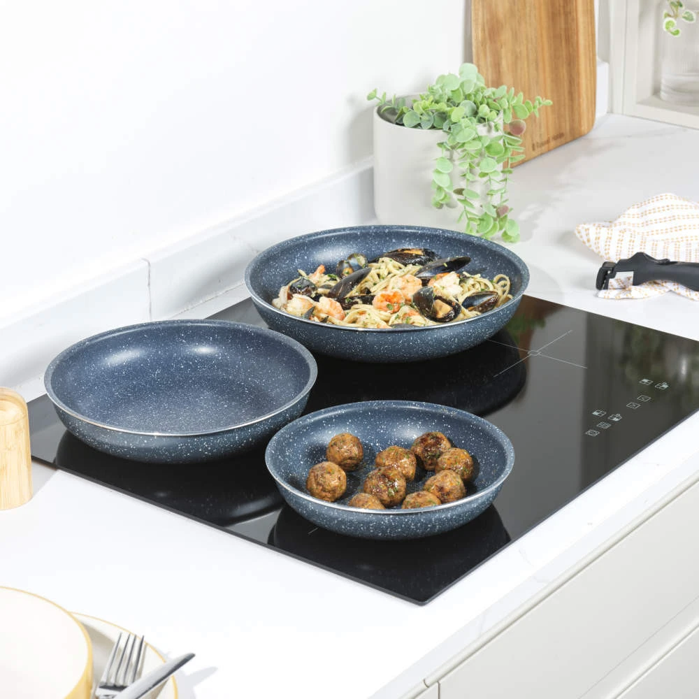 Russell Hobbs RH03293EU7 „Nightfall Stone“ 4 dalių „Smart Clip“ keptuvių rinkinys