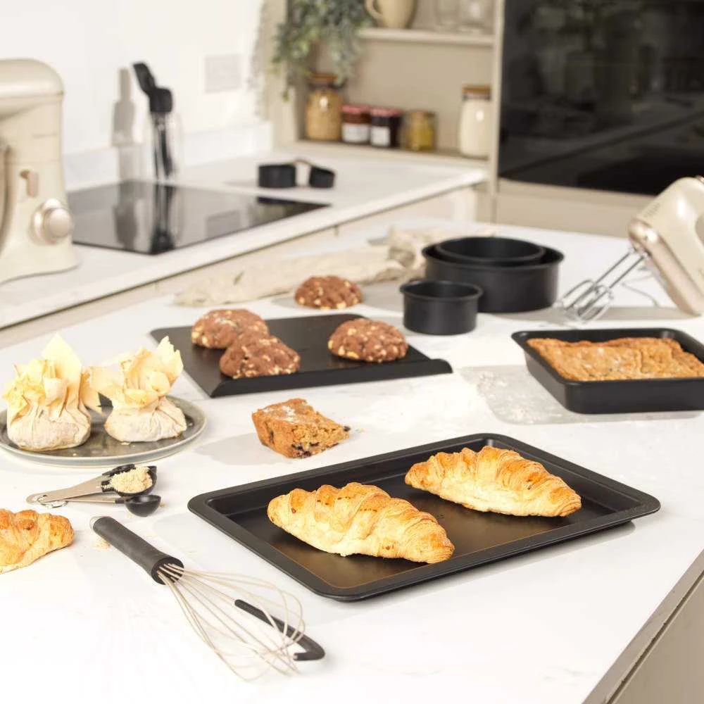 Salter BW125511EU7 Bakes 3-Piece Cake Tin Set