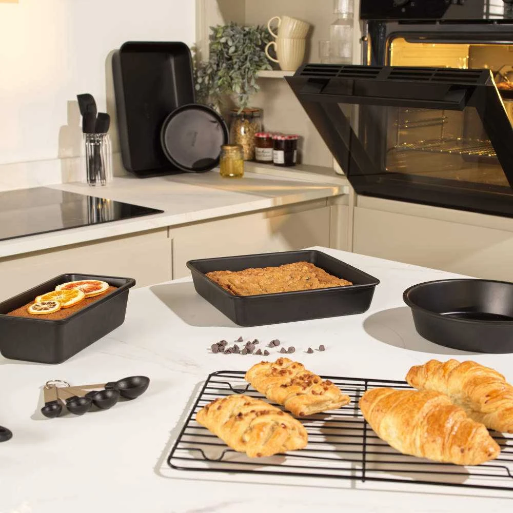 Salter BW125521EU7 Bakes 27cm Loaf Pan