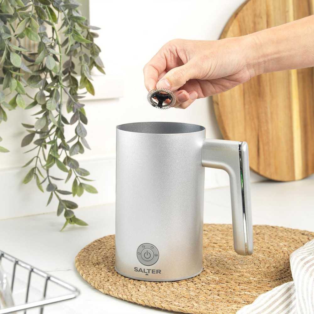 Pieno putų plaktuvas Salter Pieno putų plaktuvas Salter ASPEN non-stick 500W 300ml Cappuccino Latte Kakao