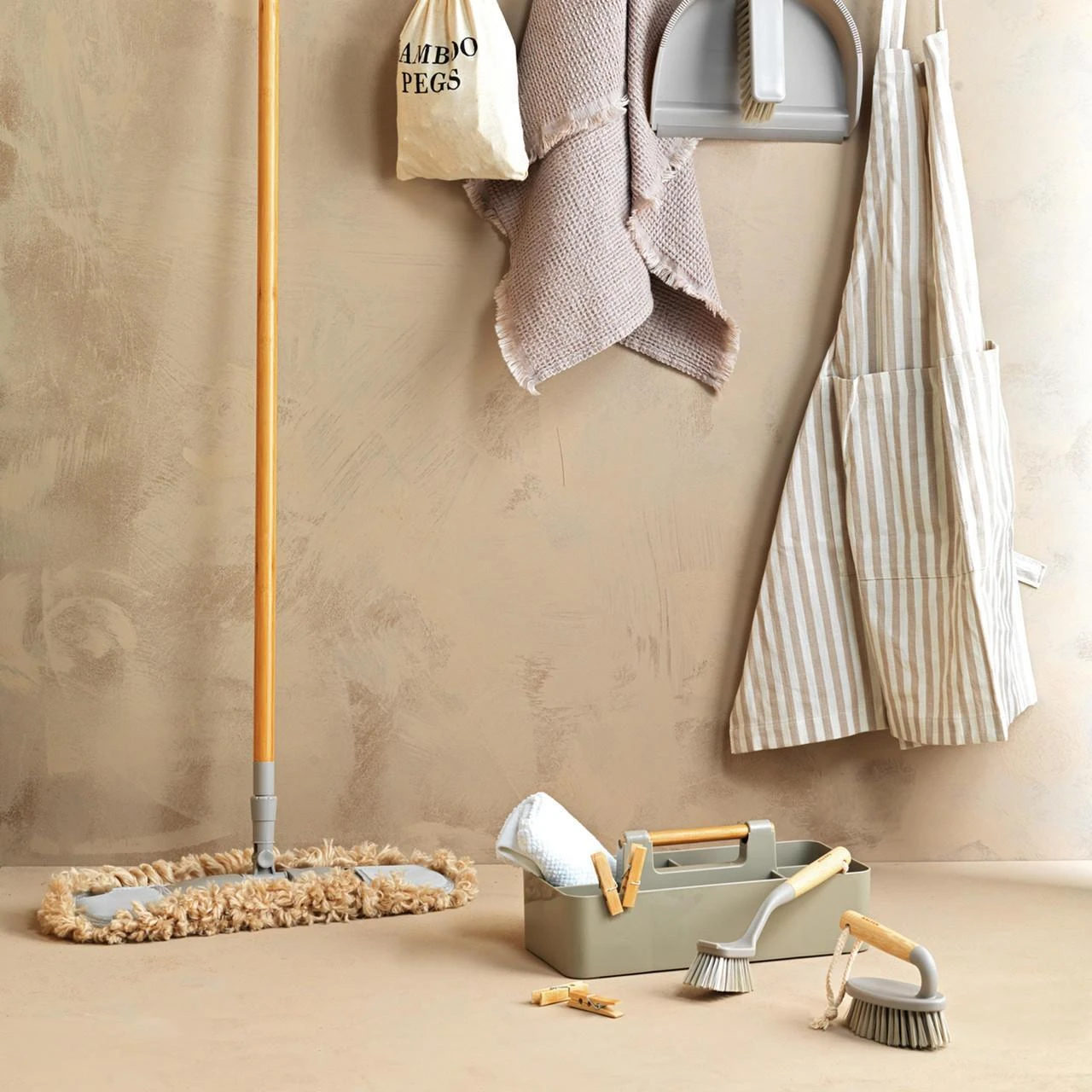Salter LASAL71441WPK6EU7 WARM FLUFFY FLAT MOP - Pilkas - FSC 100%