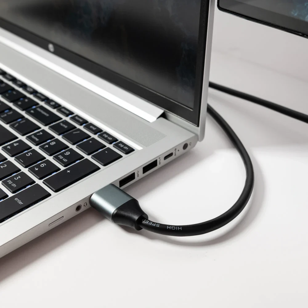 Tellur Tellur didelės spartos HDMI 2.0 kabelis – 4K 18 Gbps – Kištukas į kištuką – Ethernet – Padengtas auksu – 3 m – Juodas
