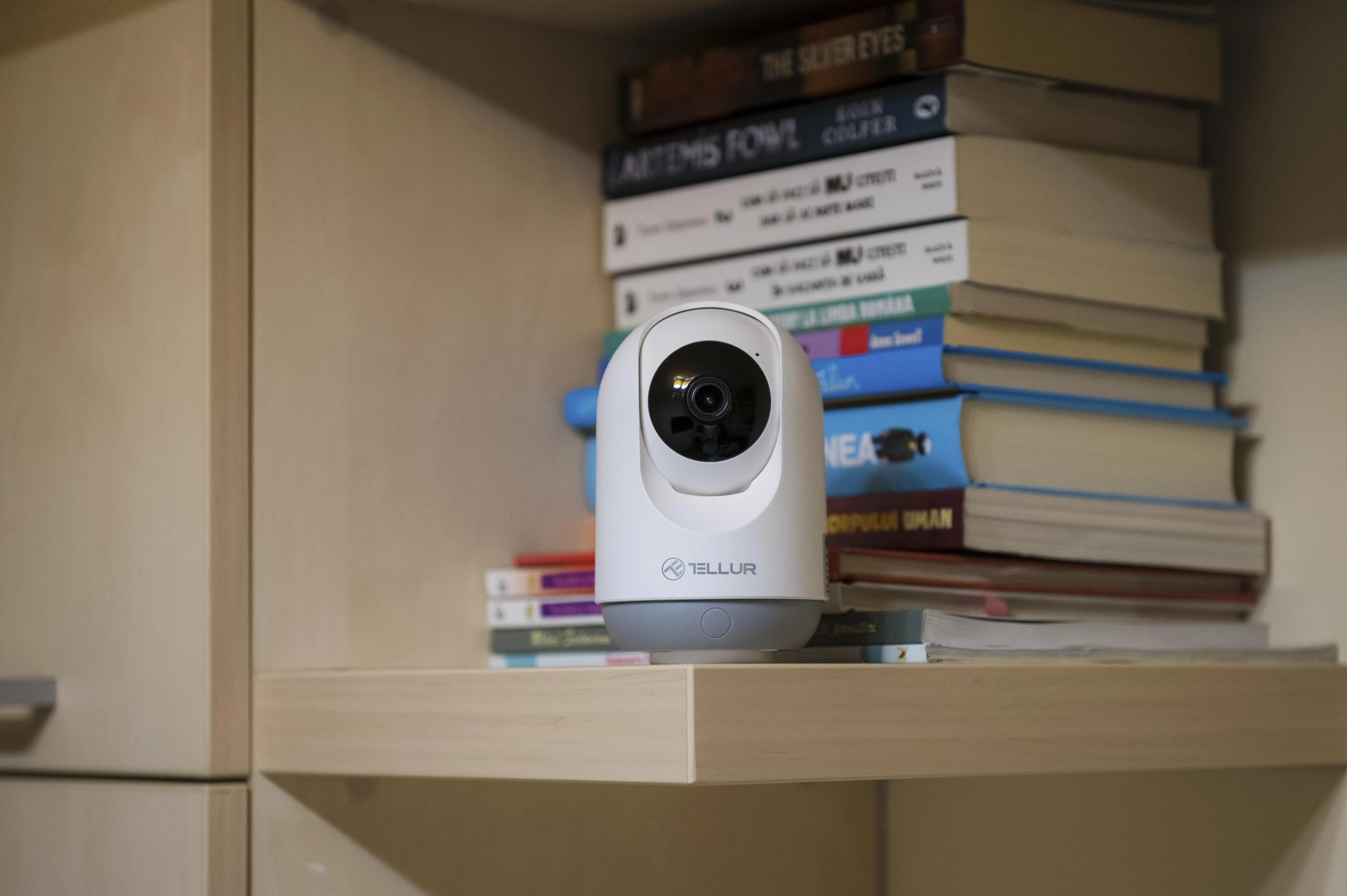 „Tellur“ išmanioji „WiFi“ vidaus kamera, su horizontalia ir vertikalia jungtimi, 3 MP, „UltraHD“, automatinis sekimas, PTZ, „Baltas“