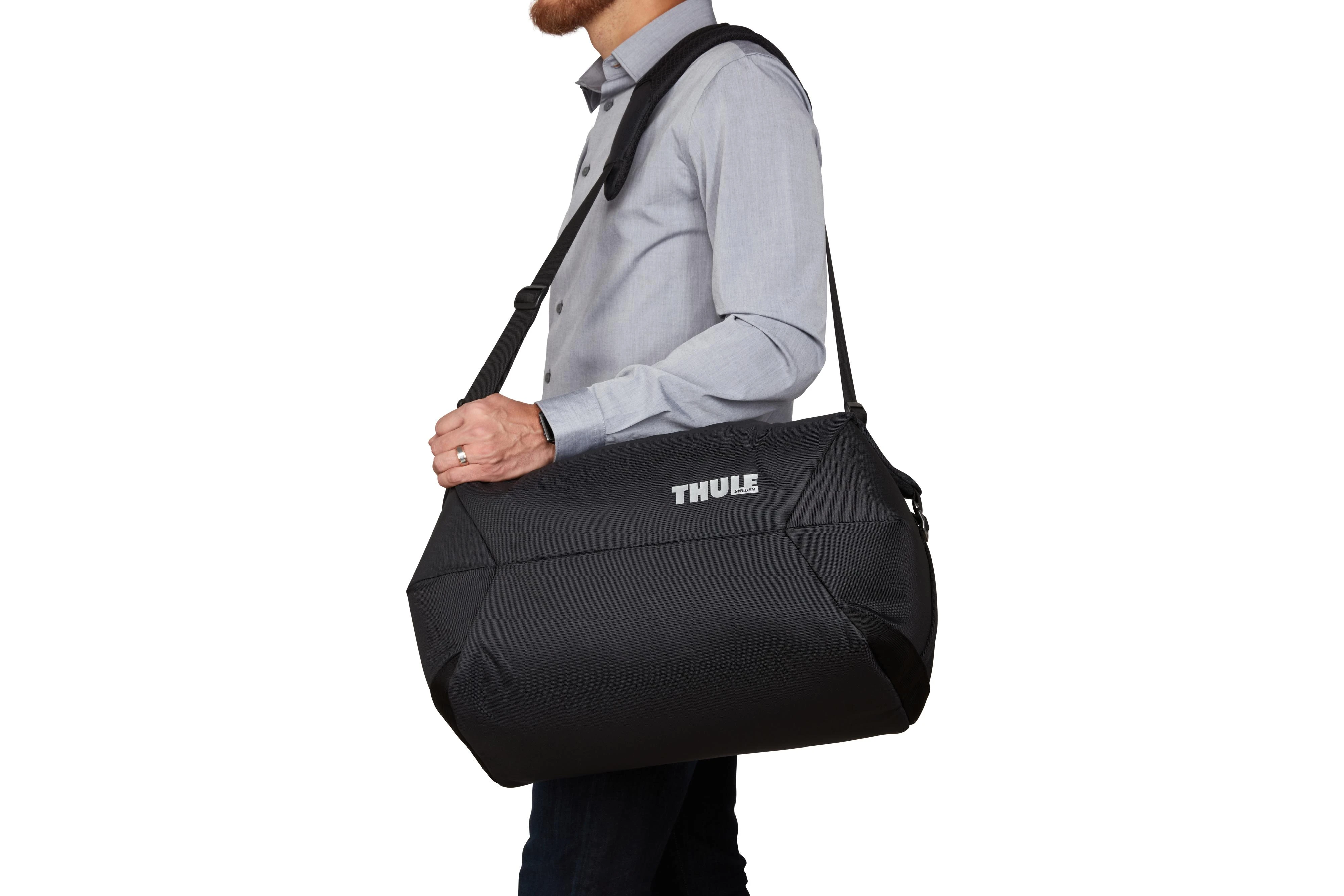 Kelioninis Thule | Tinka iki " | Subterra Weekender Duffel | TSWD-345 | Tote | Juodas | Shoulder strap
