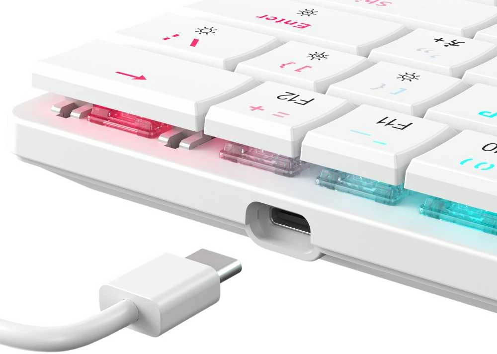 White Shark Baltas Shark Baltas Shark gaming mechaninė klaviatūra NAGAMAKI, US išdėstymas, red switch, baltos spalvos (GK-006211)