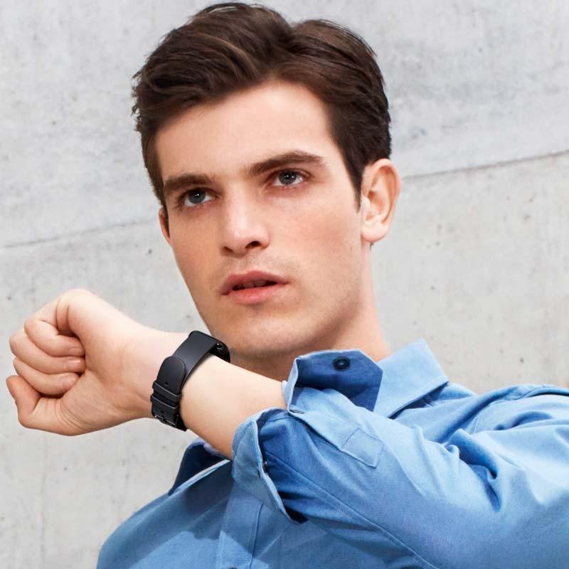 Išmanusis laikrodis Amazfit GTS 2e, Pilkas su žalios spalvos dirželiu |  Varle.lt