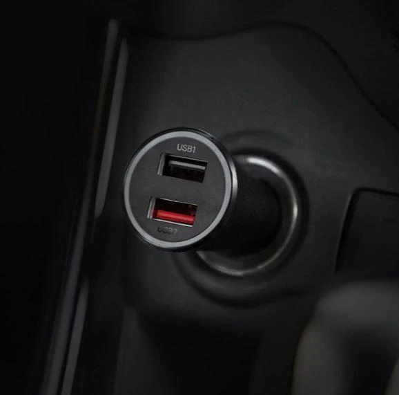 XIAOMI Mi 37W dviejų jungčių automobilinis įkroviklis BAL