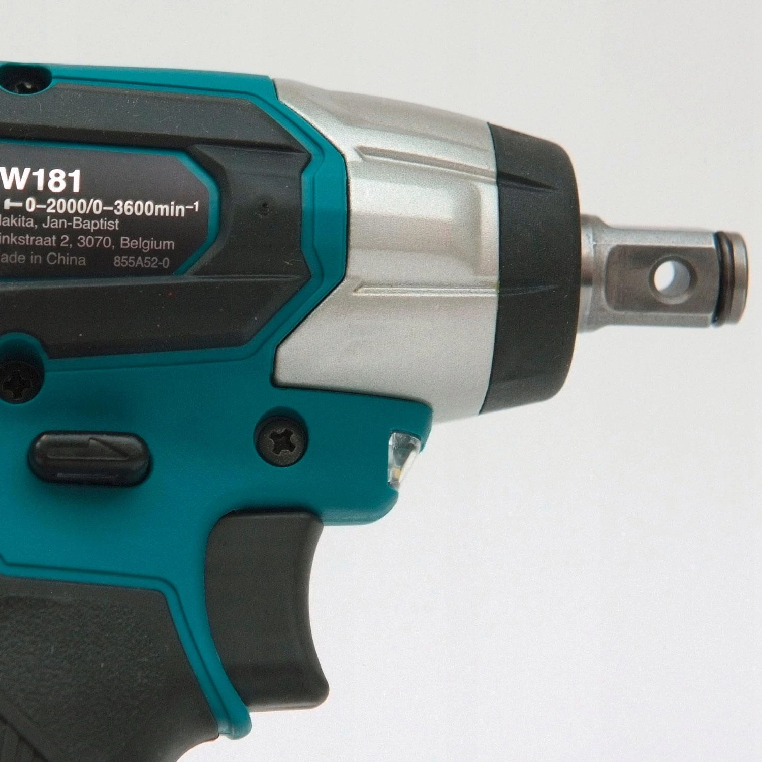 Makita DTW181Z Akumuliatorinis smūginis veržliasukis 18V, 210 Nm, LED 1/2", Be akumuliatorių ir kroviklio!