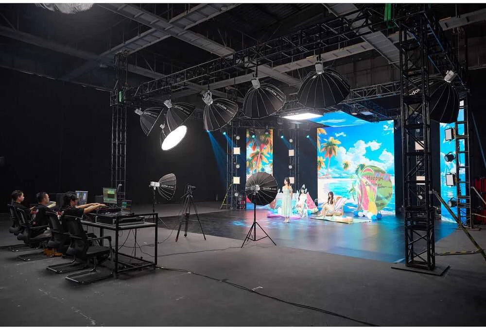Apšvietimo Įranga - Godox LE300Bi Bi Color LED Video Light 2800K-6500K Baltas