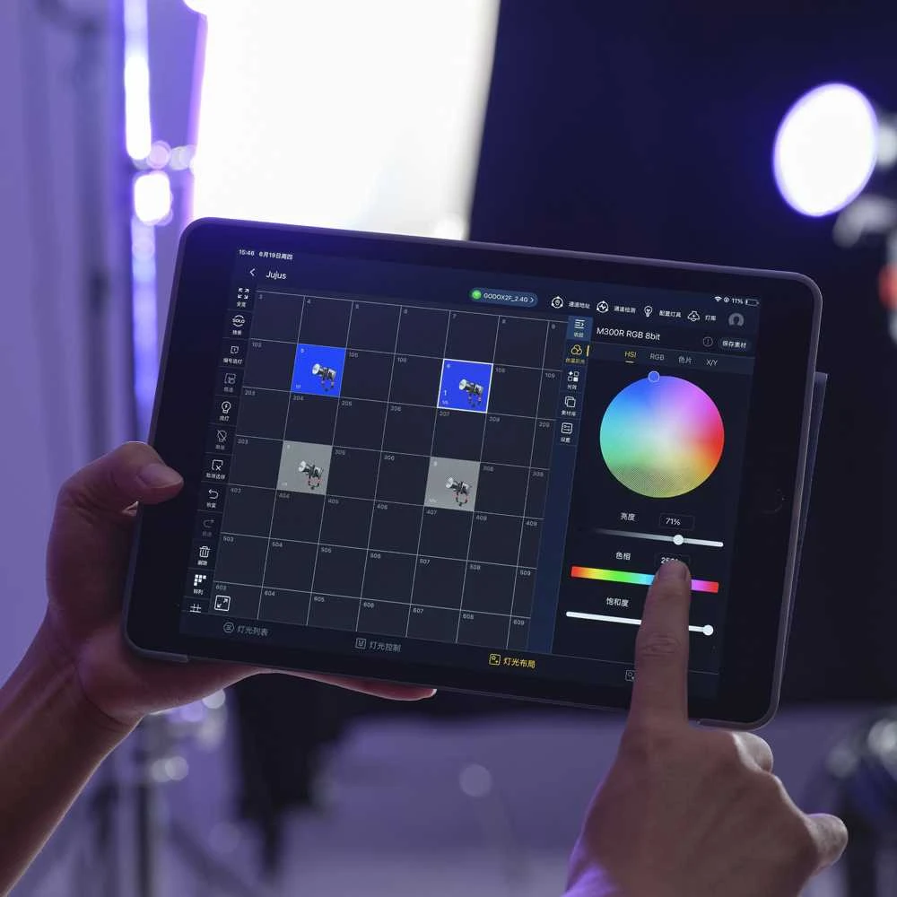 Apšvietimo Įranga - Godox M300R RGBW LED Šviesa 300W 1800K-10000K