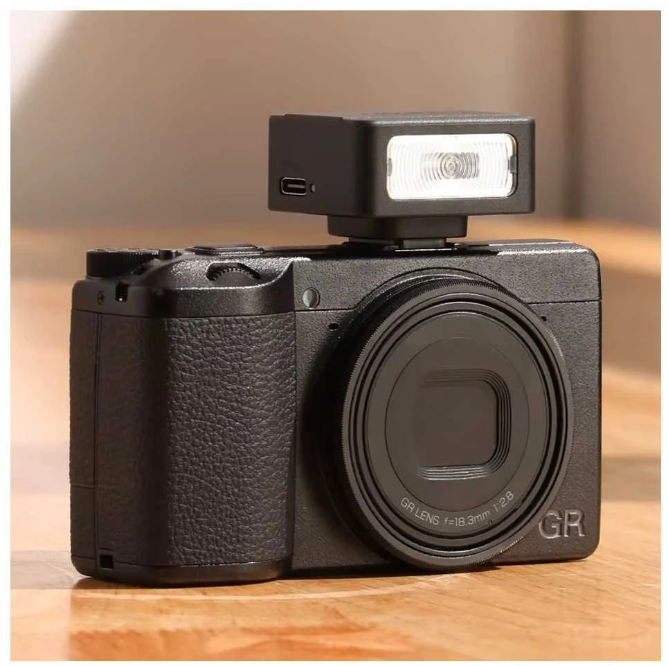 Apšvietimo įranga - Ulanzi SL01 Blykstė (GN:8, 250mAh, USB-C)