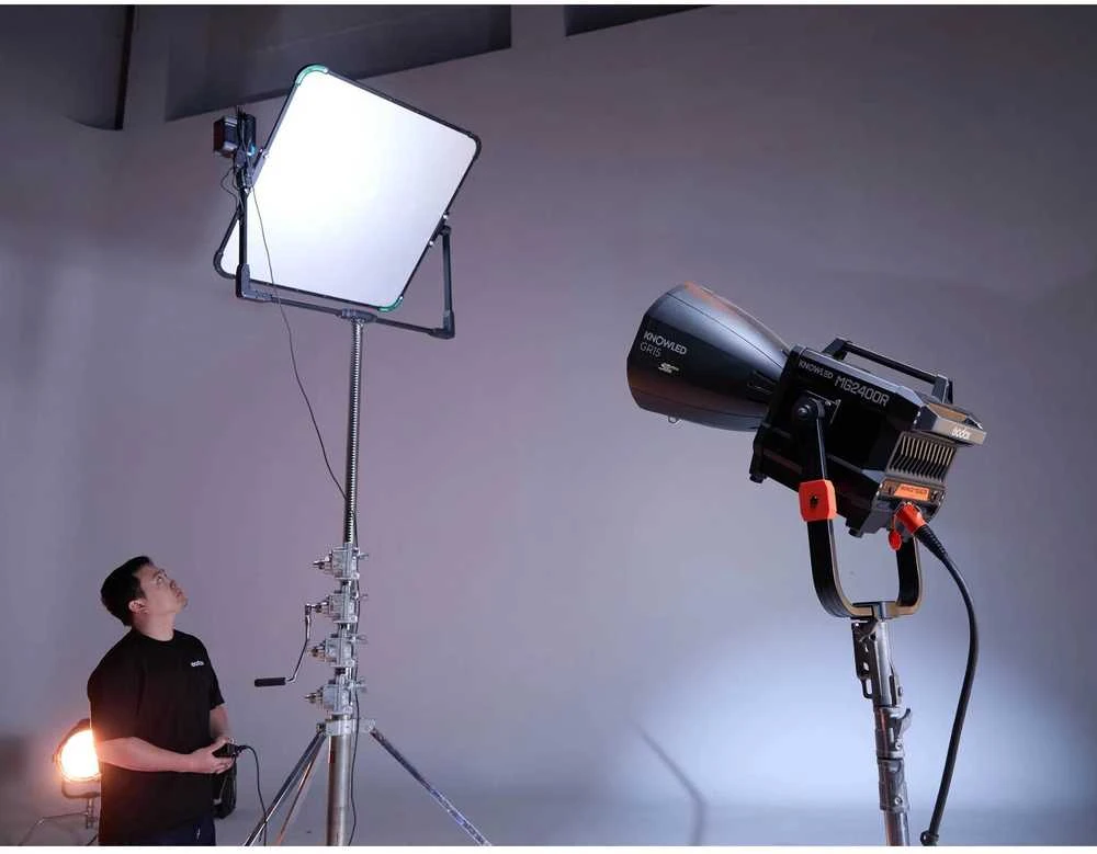 Apšvietimo priedas - Godox elektrinis U laikiklis Lightflow reflektoriui 100cm, 10kg talpa