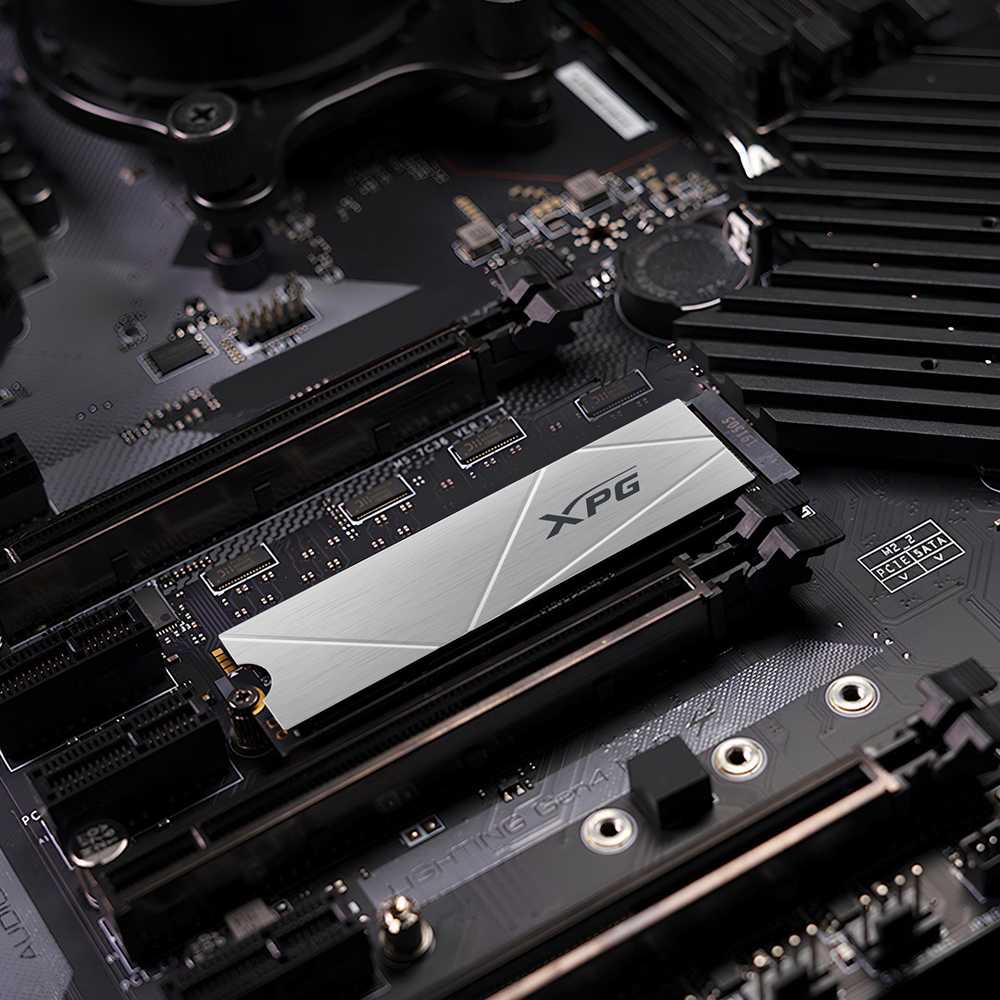 SSD vidinis kietasis diskas Adata XPG Gammix S60 Blade (AGAMMIXS60-1T-CS)