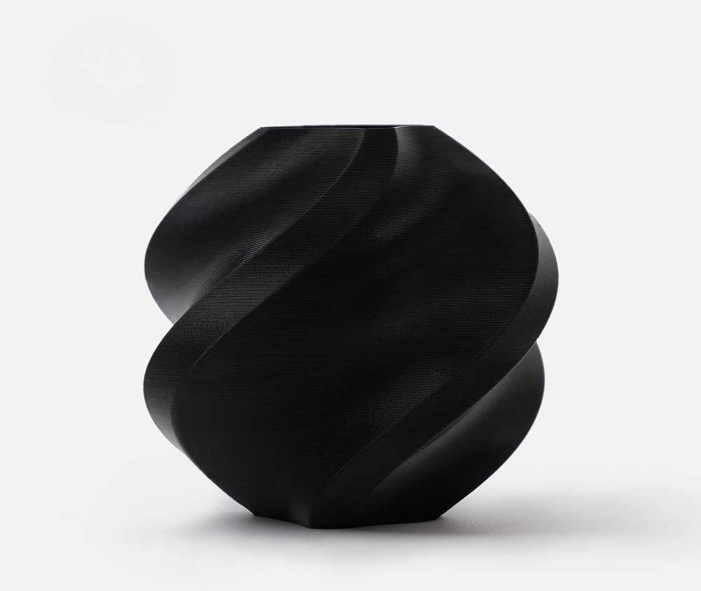 Bambu Lab PLA Basic kaitinimo plastikas 1.75 mm 1kg – komplektuojamas su daugkartinio naudojimo rite – Juodas