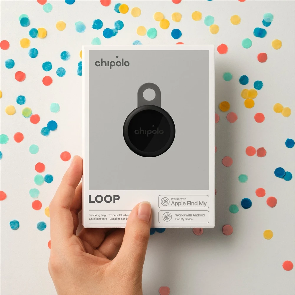 „Chipolo LOOP“ – įkraunamas „Bluetooth“ sekiklis su silikonine kilpa, skirtas „iOS“ ir „Android“, anglies spalvos