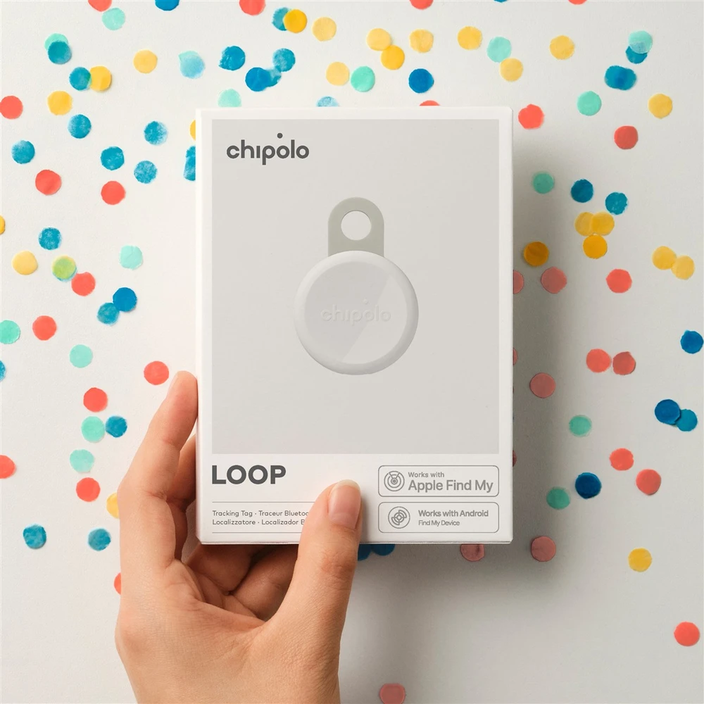 „Chipolo LOOP“ – įkraunamas „Bluetooth“ sekiklis su silikonine kilpa, skirtas „iOS“ ir „Android“, kreidos spalvos