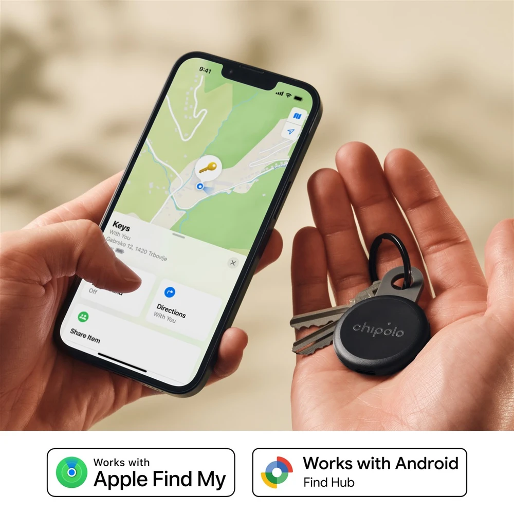 „Chipolo LOOP“ – įkraunamas „Bluetooth“ sekiklis su silikonine kilpa, skirtas „iOS“ ir „Android“, anglies spalvos